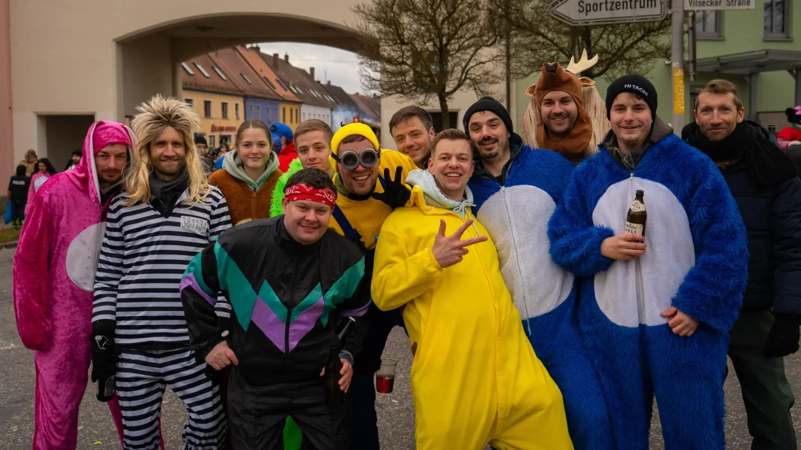 In Hahnbach ging es am Sonntag vor, während und vor allem nach dem Faschingszug richtig ab. (Bild: knz)