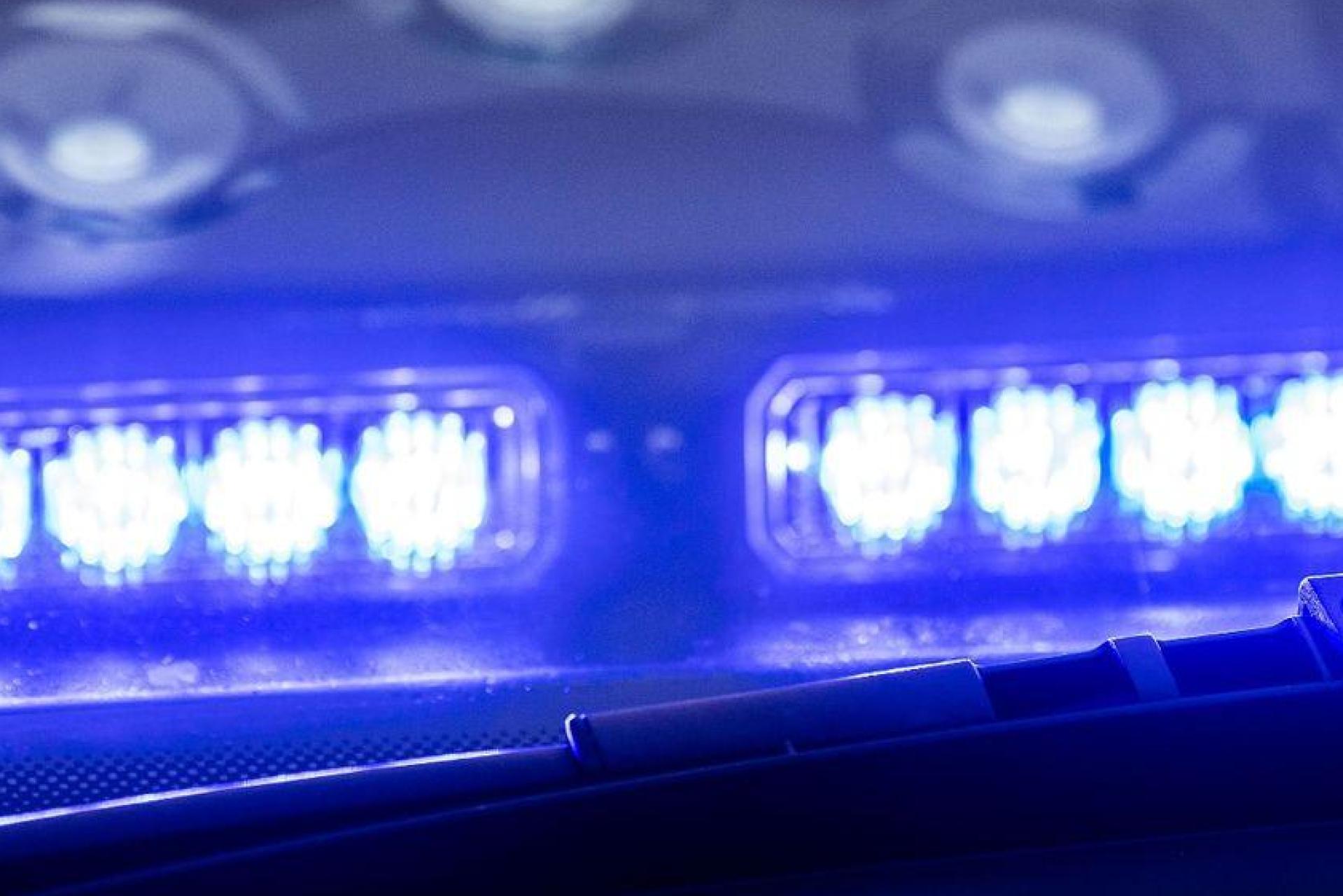 In der Nacht zum Feiertag vergangene Woche ist es in einer Diskothek in Nabburg zu einem Notarzteinsatz gekommen.  (Symbolbild: Lino Mirgeler/dpa)