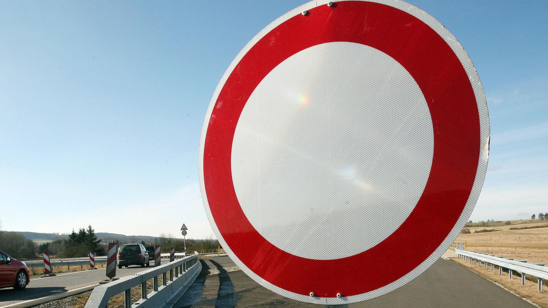 Die Vollsperrung der Breslaustraße in Sulzbach-Rosenberg zwischen Hitzelmühlweg und Grafmühlstraße wird bis zum 23. Oktober verlängert.  (Symbolbild: Uwe Zucchi)