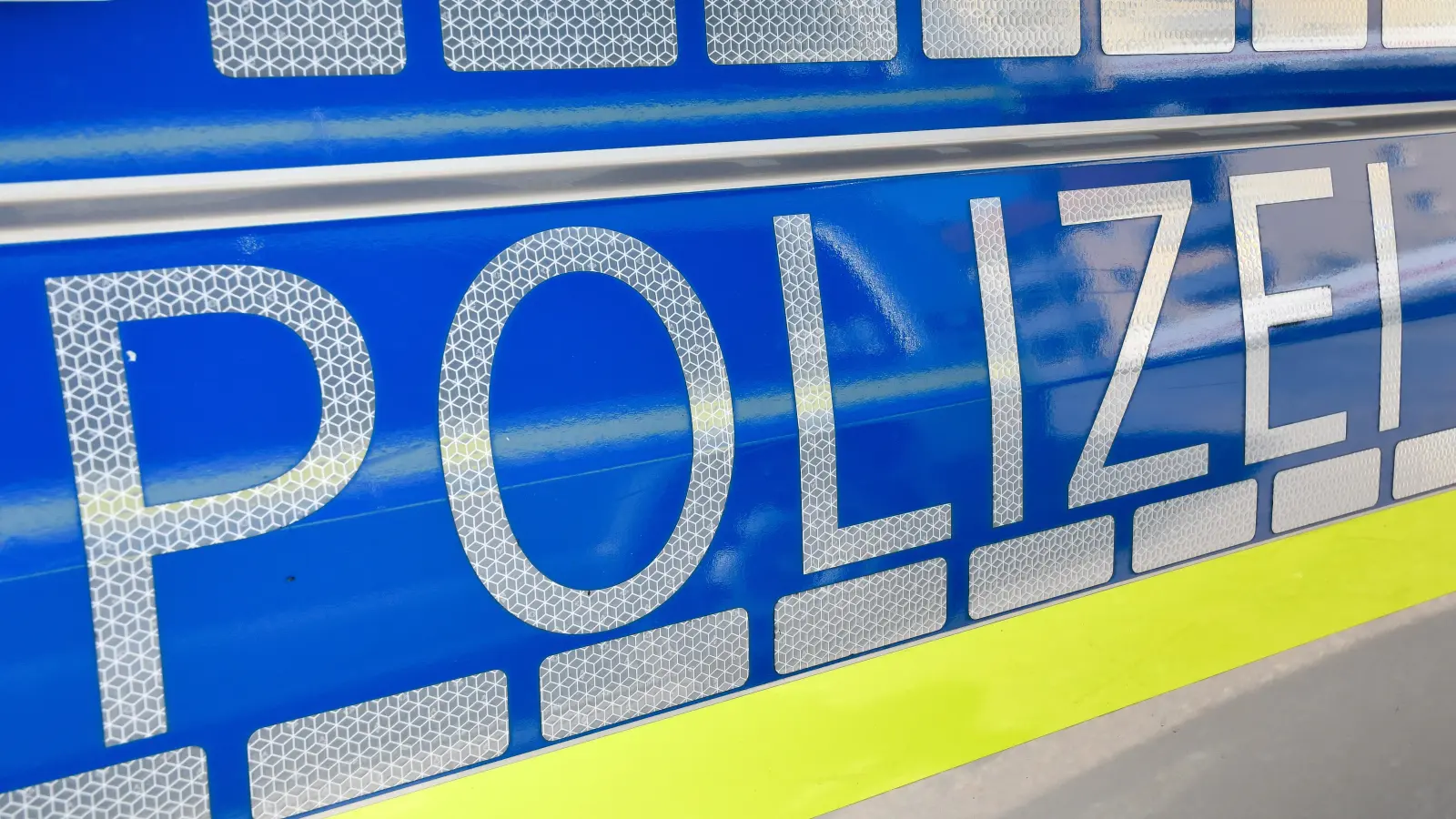 Nur weil er gegen das Garagentor geknallt war und seine Tochter angefahren hatte, kam überhaupt heraus, dass ein 74-jähriger Autofahrer über zwei Promille intus hatte.  (Symbolbild: Petra Hartl)