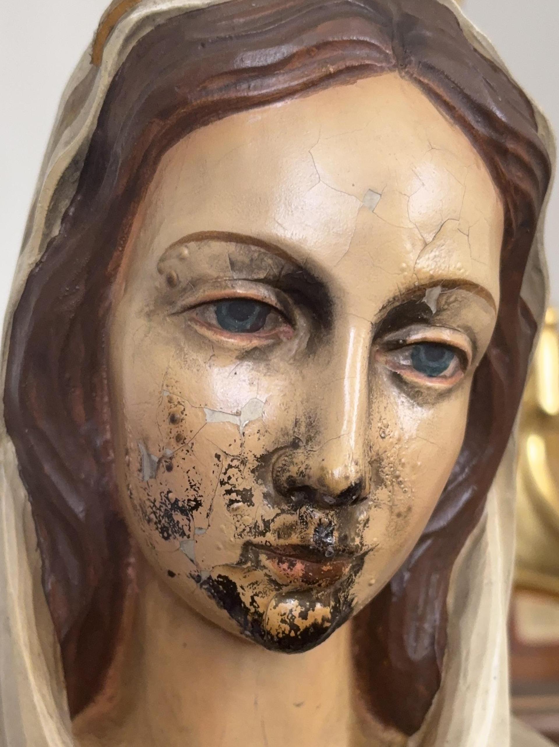 So sieht die Marienfigur in Eichelberg nach (!) der Reinigung aus. (Bild: Polizeiinspektion Nittendorf)