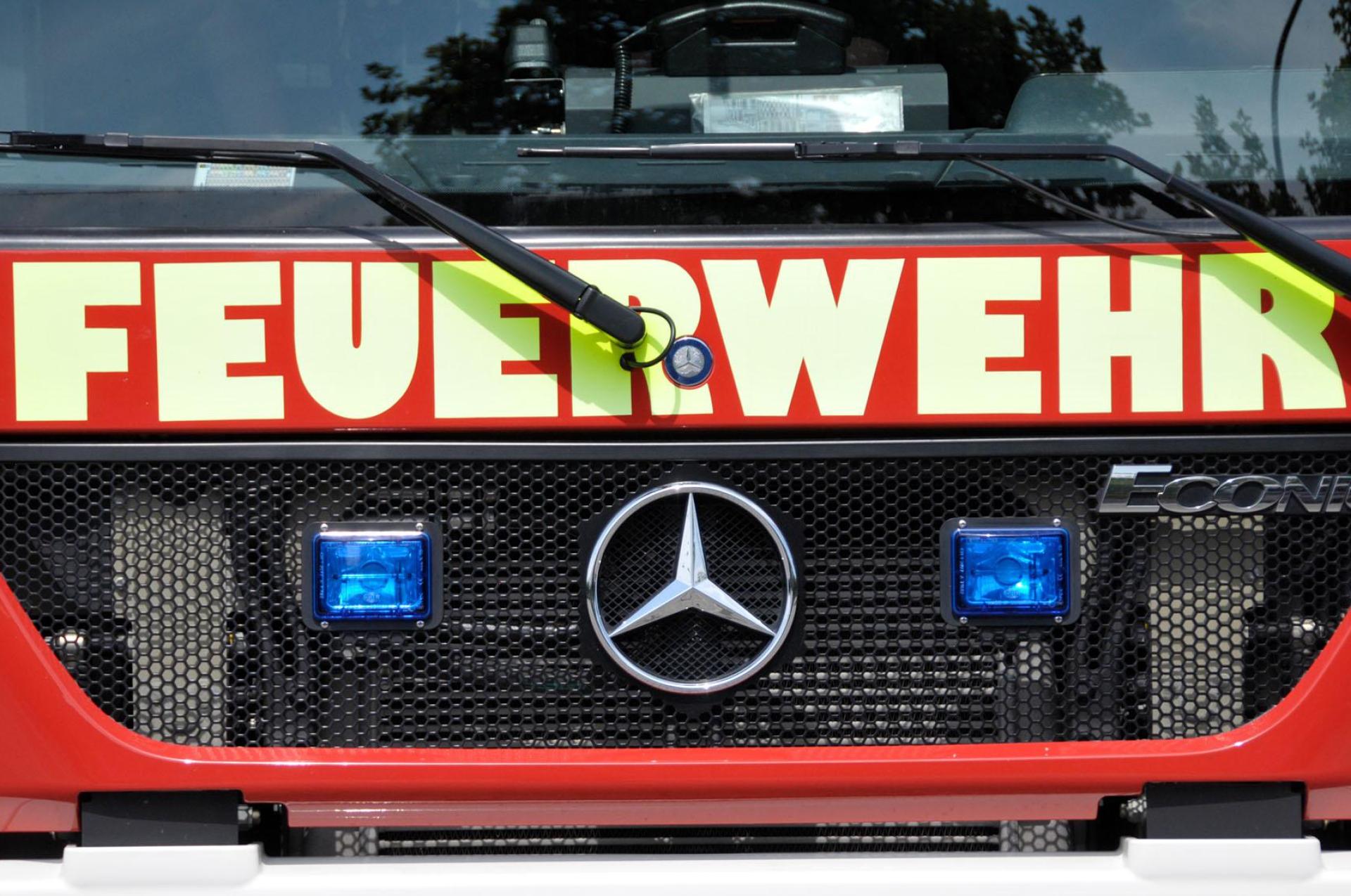In Neuhaus an der Pegnitz musste die Feuerwehr zu einem Fahrzeugbrand ausrücken. (Symbolbild: Alexander Unger)