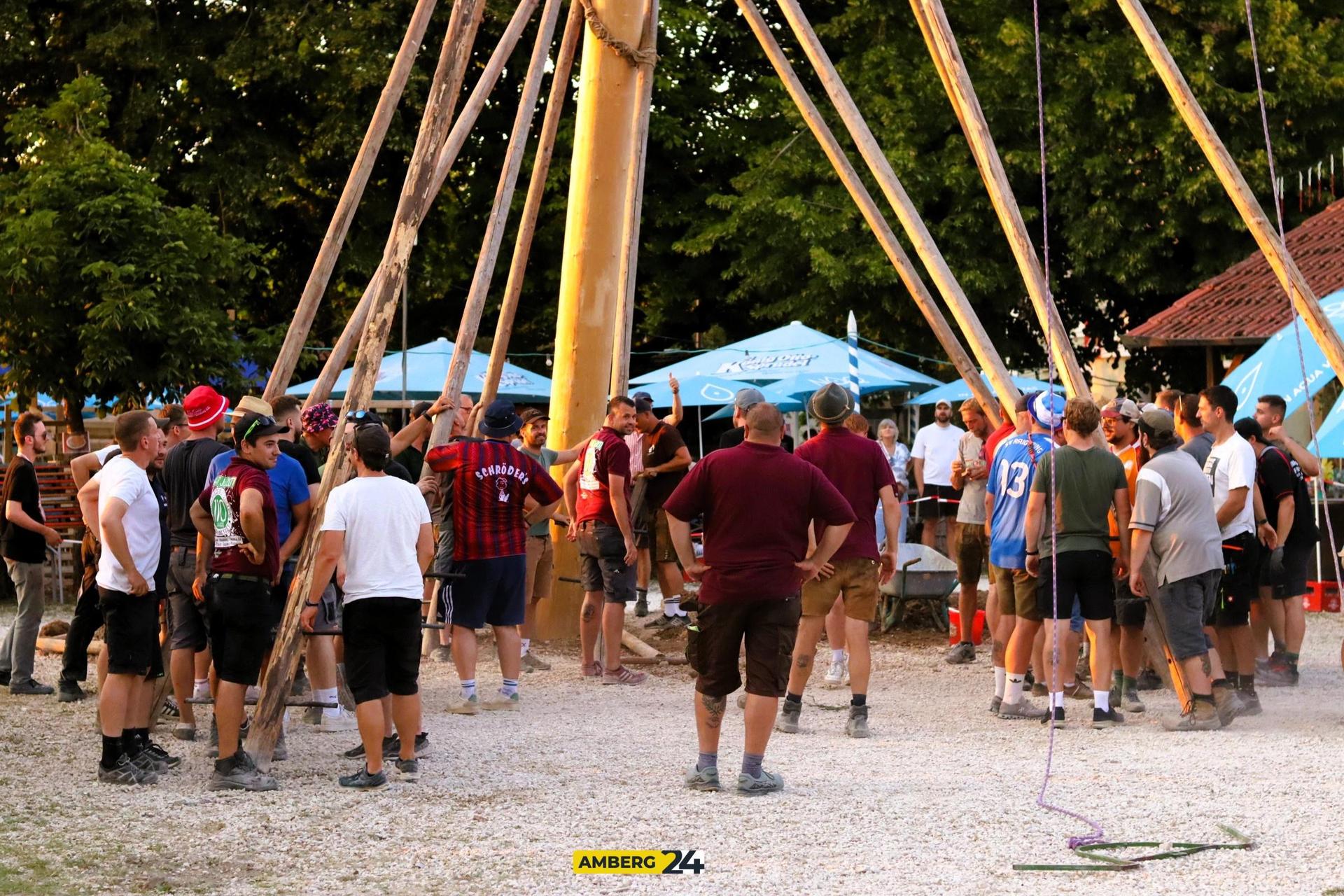 Bei der Kirwa in Raigering gabs gute Laune und bestes Wetter. (Bild: Judith Balleisen)