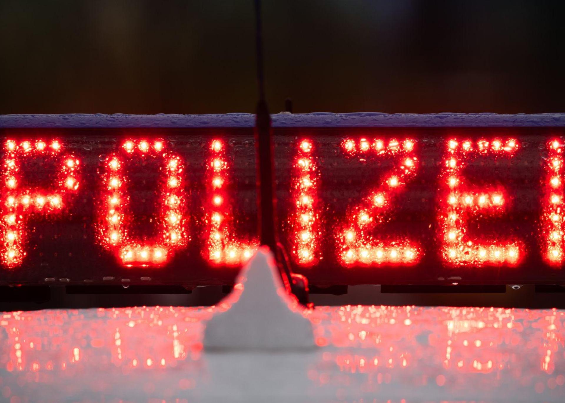 Die Polizei hat einen 30-Jährigen aus dem Verkehr gezogen.  (Bild: Soeren Stache/dpa)