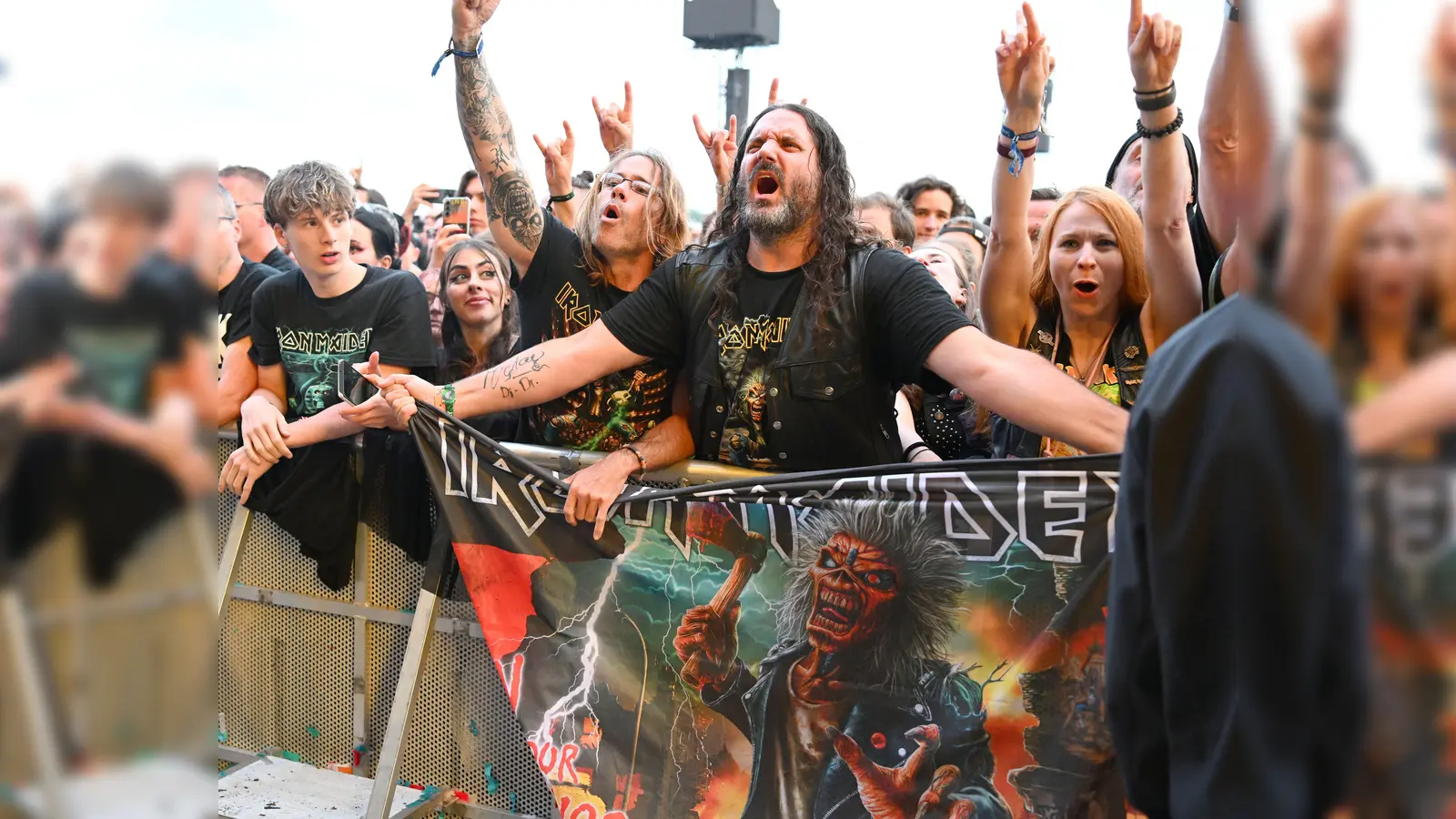 Die Rockveteranen von Iron Maiden ziehen neben ihren eingefleischten Fans auch viele jüngere Festivalgänger an. (Bild: Tobias Schwarzmeier)