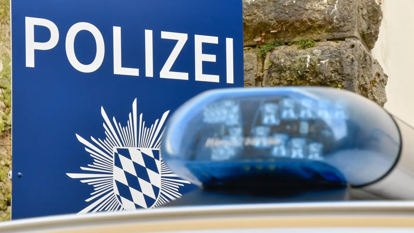 Ein 42-Jähriger verrichtete in Schwandorf seine Notdurft auf einem Bürgersteig. (Symbolbild: Petra Hartl)