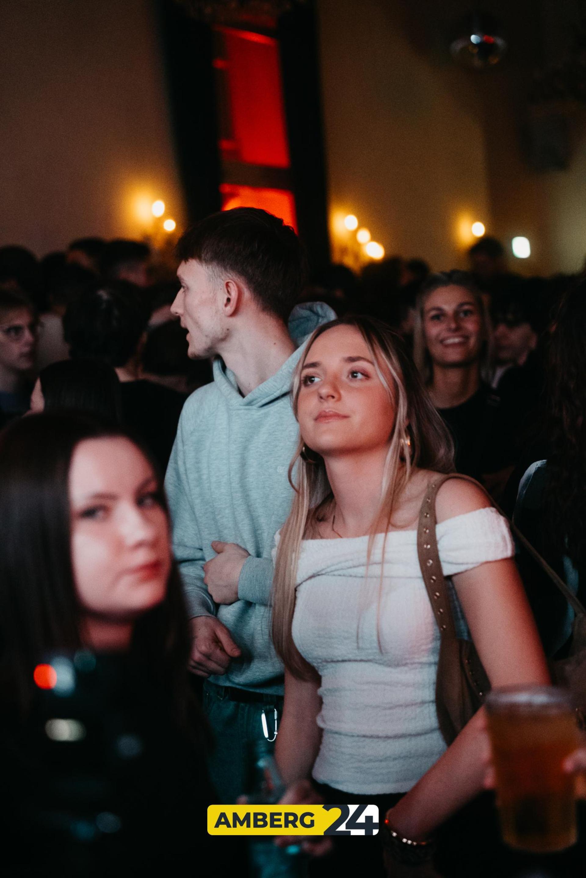 Im Casino-Saal war am Samstag die erste VIBES-Party des Jahres. (Bild: Mario Donhauser)