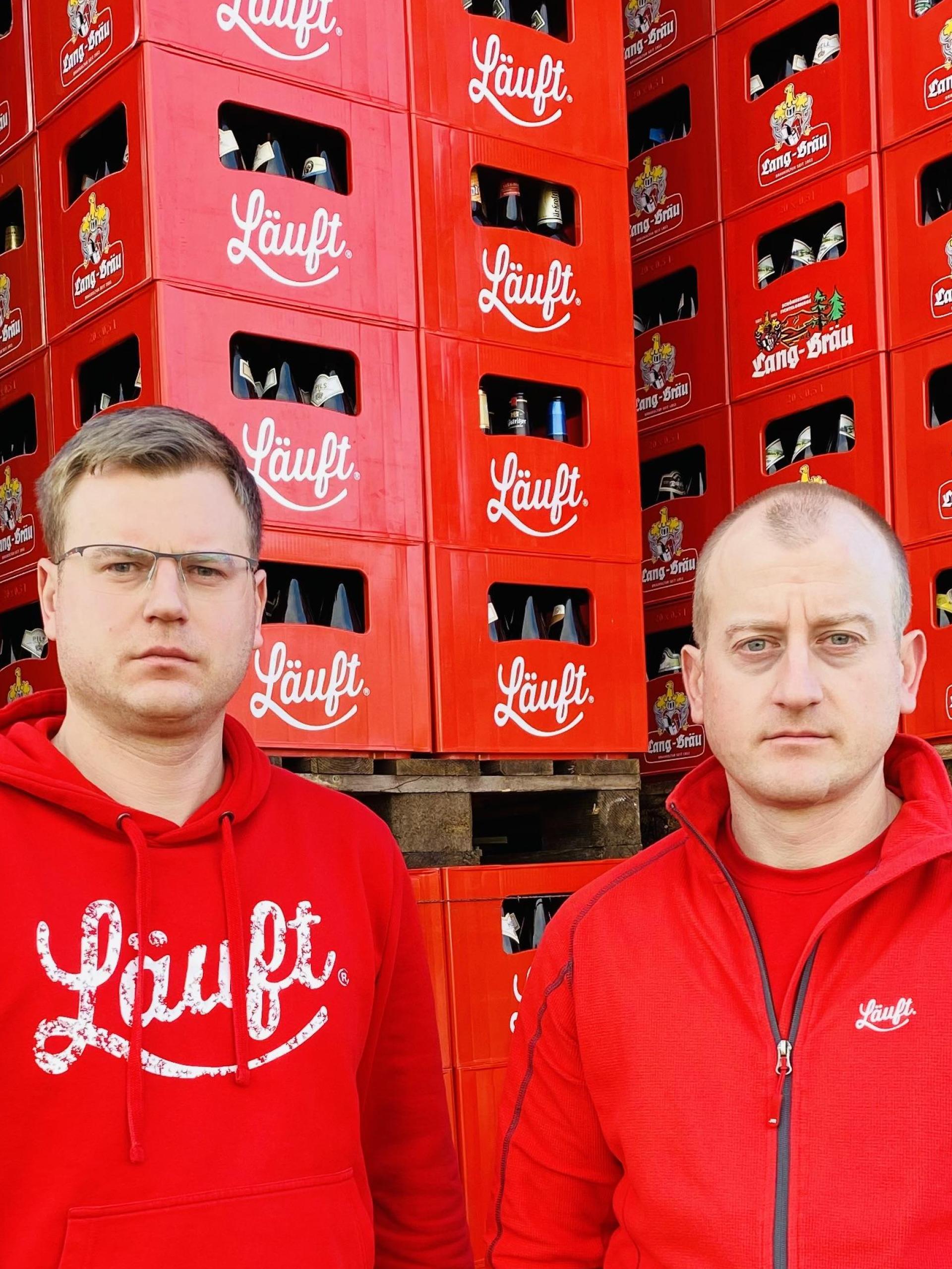 Die Brüder Rudolf und Richard Hopf (von links) müssen einen schweren Schritt gehen. Sie schließen die Traditionsbrauerei Lang. (Bild: Lang-Bräu/exb)
