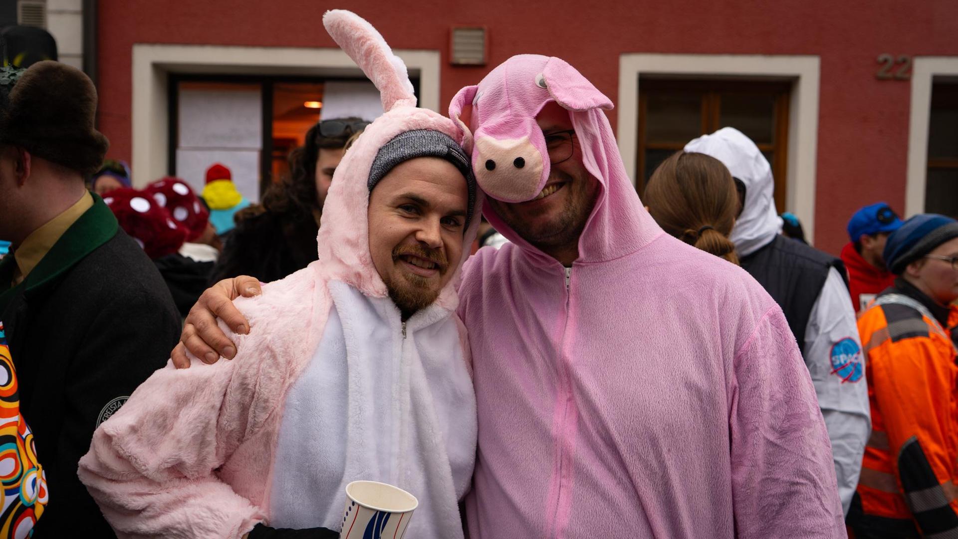 In Hahnbach ging es am Sonntag vor, während und vor allem nach dem Faschingszug richtig ab. (Bild: knz)