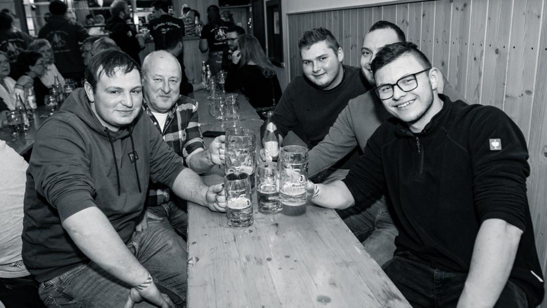 Die besten Bilder vom Kirwa-Samstag in Thansüß. (Bild: Hannes Stock)