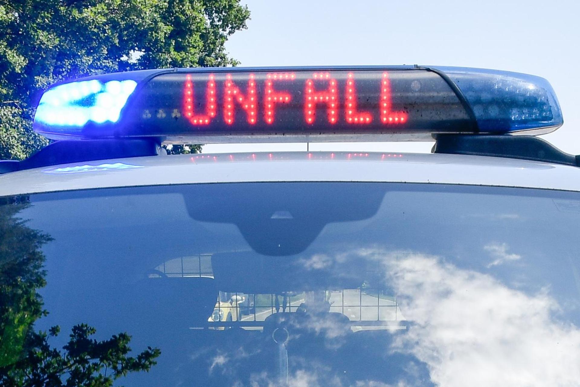 Bei einem Unfall in Hirschau wird ein 36-Jähriger leicht verletzt. (Symbolbild: Petra Hartl)