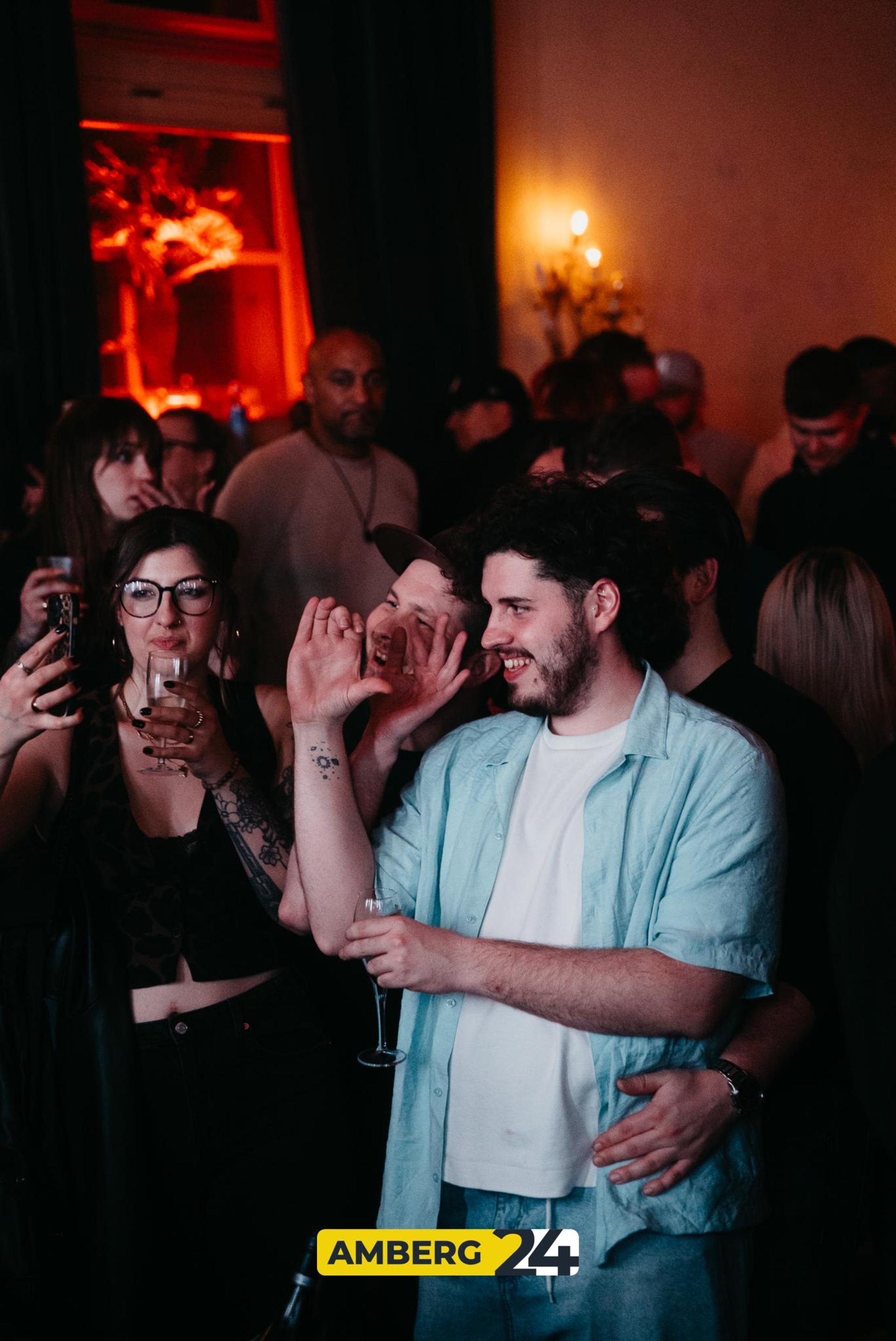 Im Casino-Saal war am Samstag die erste VIBES-Party des Jahres. (Bild: Mario Donhauser)