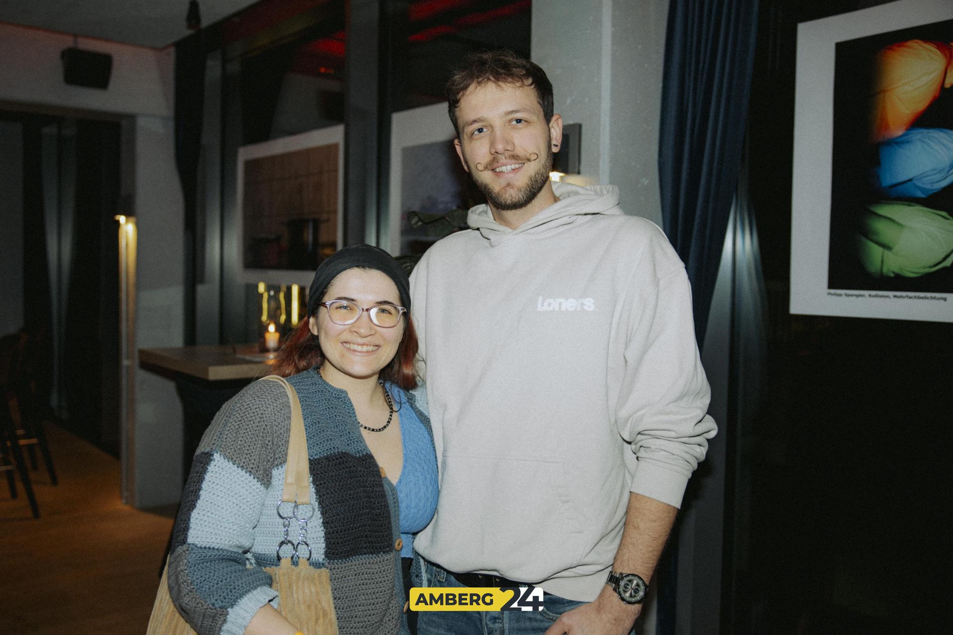 Die Fotoausstellung in der Skybar am Samstag. (Bild: Lolografie)