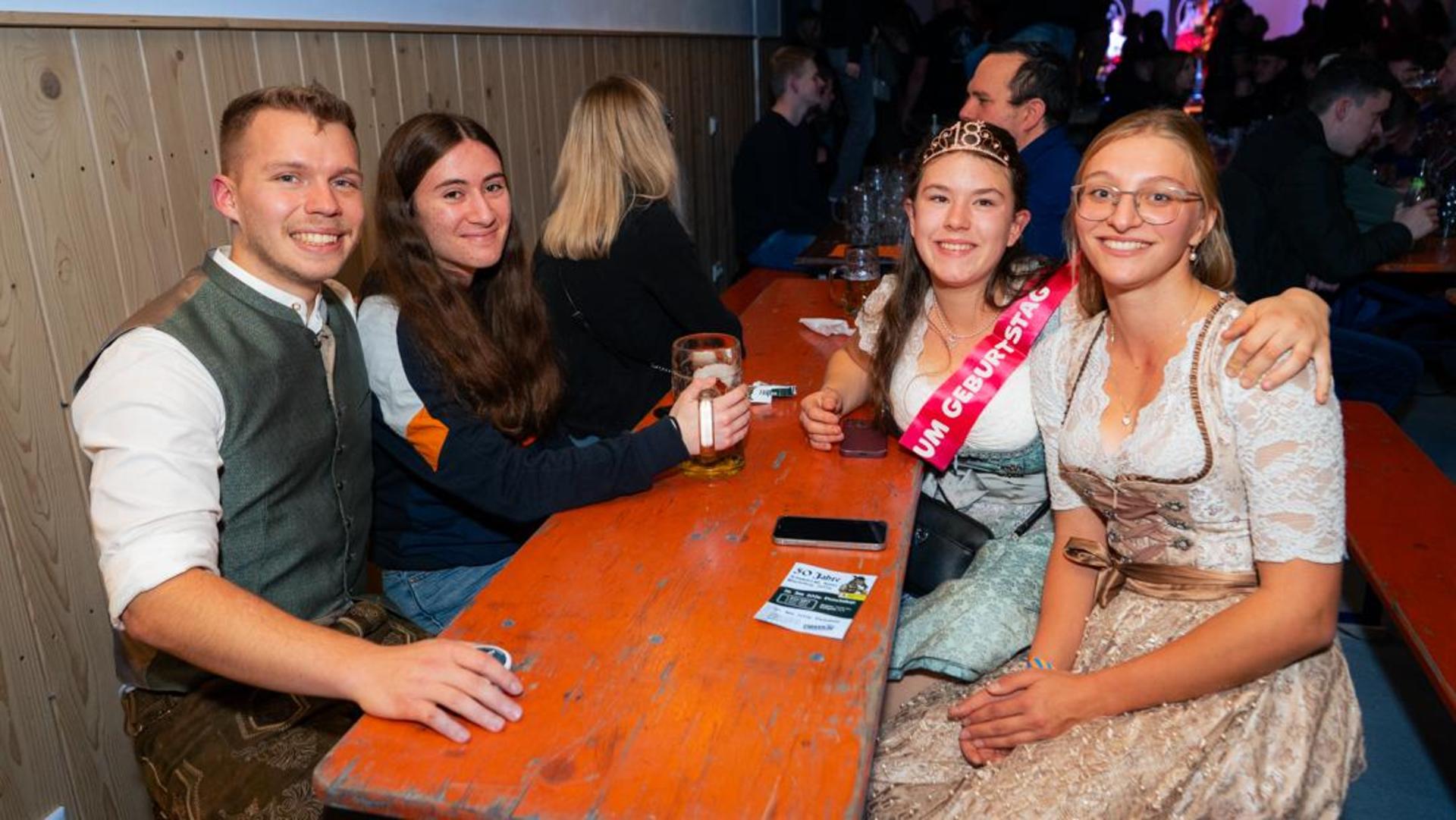 Die besten Bilder vom Kirwa-Samstag in Thansüß. (Bild: Hannes Stock)