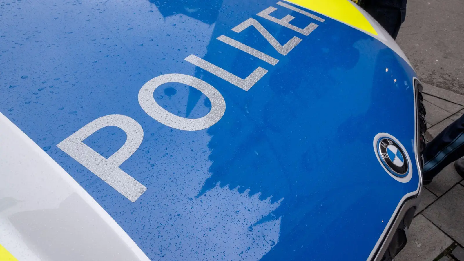 Die Sulzbach-Rosenberger Polizei ermittelt im Fall von Vandalismus im Birgland. (Symbolbild: Peter Kneffel/dpa)