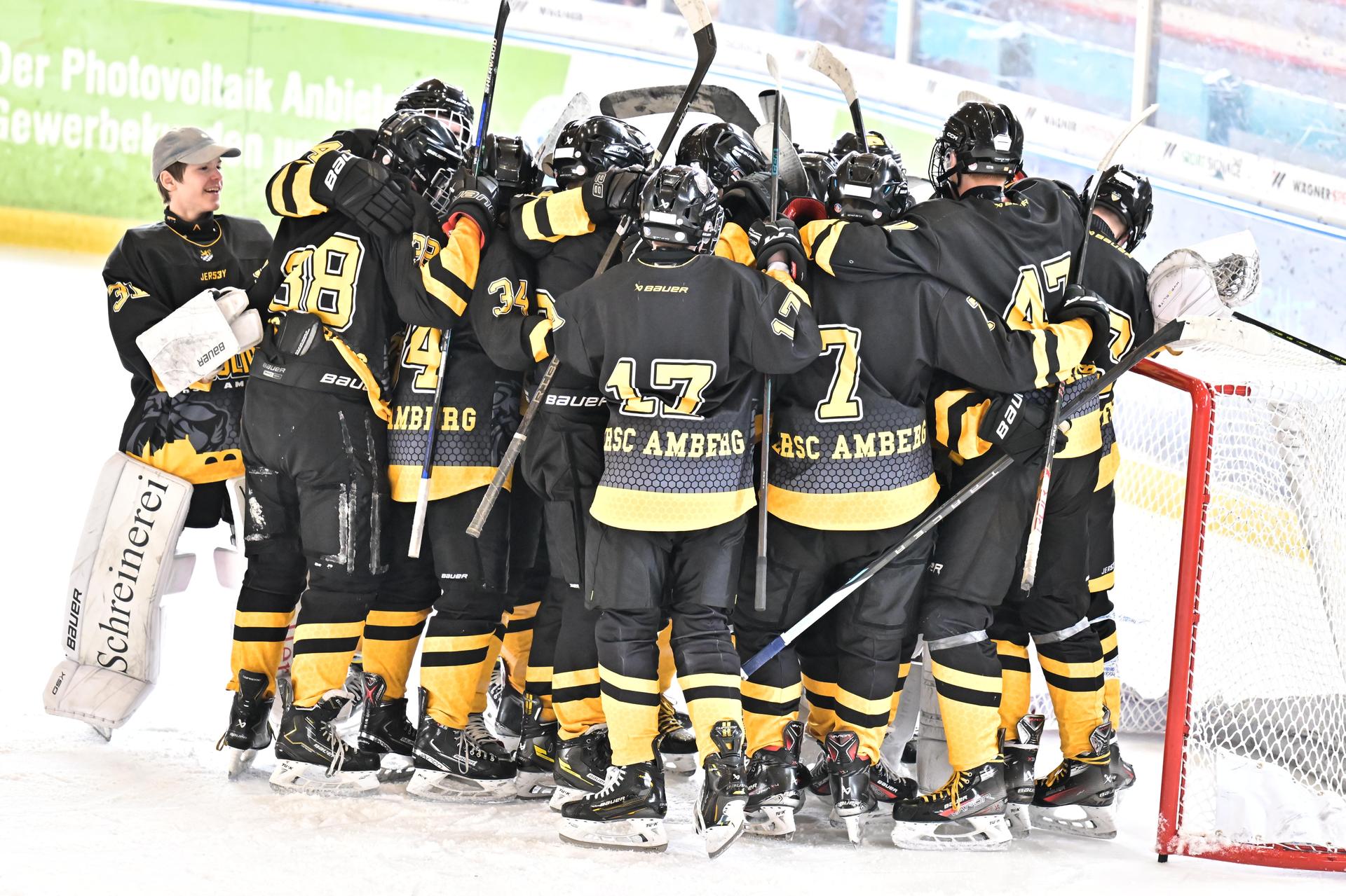 Eishockey Landesliga-Meisterschaft der U17 mit ERSC Amberg.  (Bild: Hubert Ziegler)