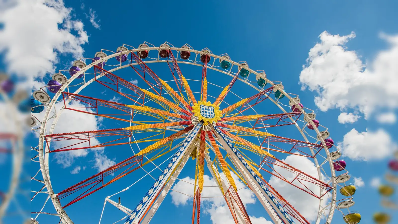 Ein Bild aus dem Jahr 2015 – das Riesenrad ist aber auch auf der Herbstdult 2025 fester Bestandteil. (Bild: Sebastian Pieknik)