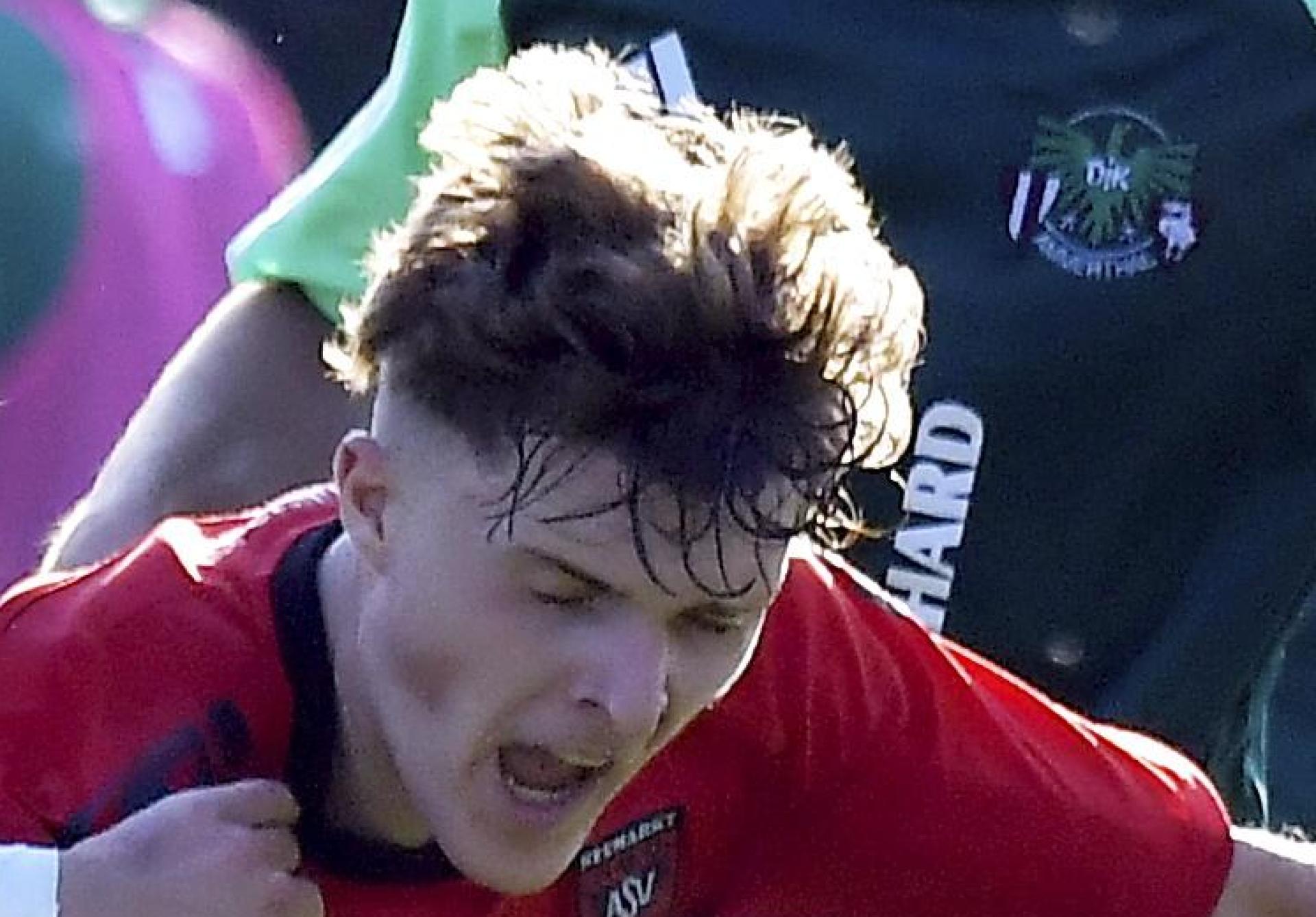 Alexander Moratz (Mitte) wechselt vom ASV Neumarkt zur DJK Gebenbach. (Archivbild: Hubert Ziegler)