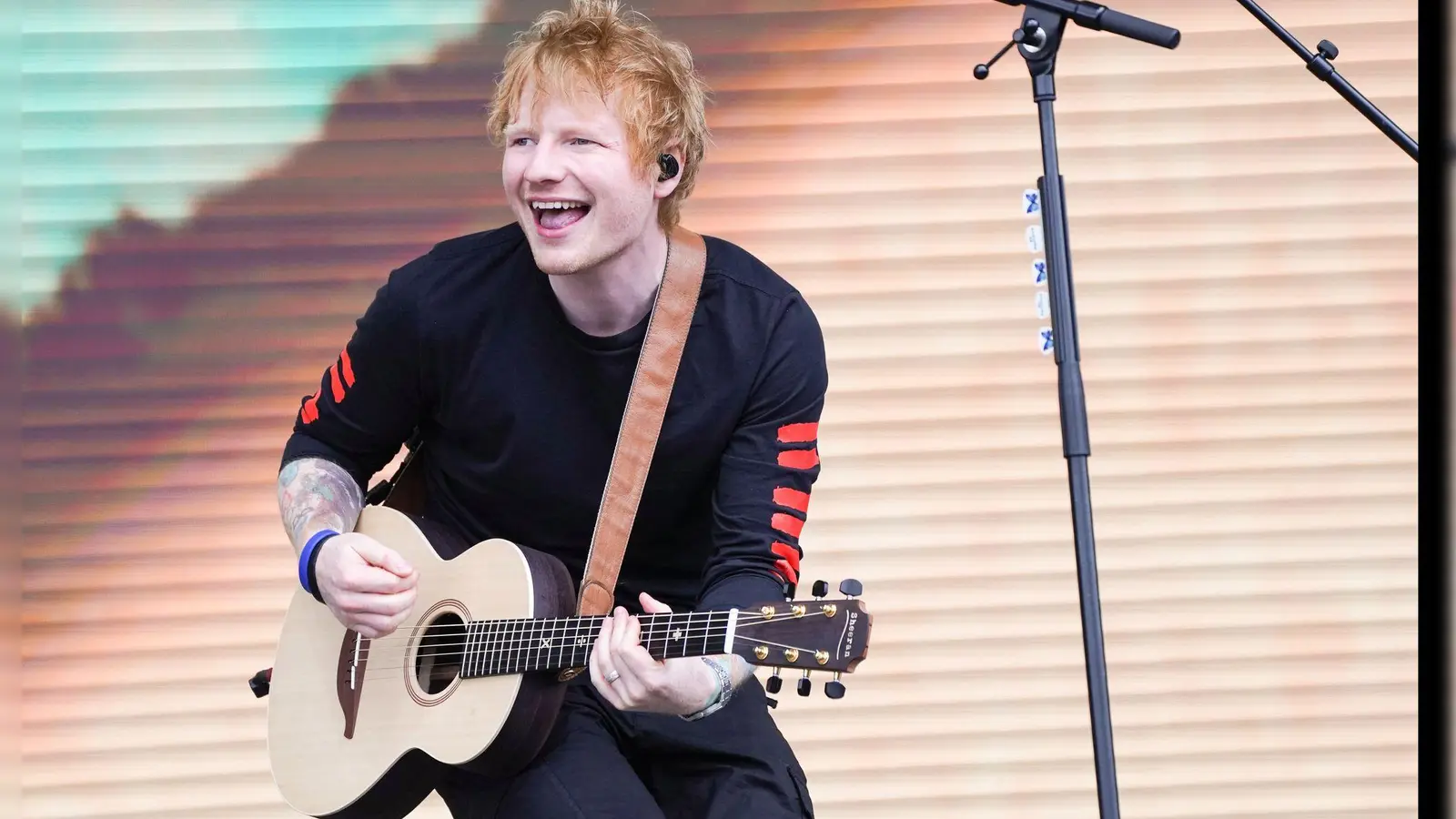 Der britische Sänger Ed Sheeran hat nach eigenen Angaben einen ungesunden Lebensstil geführt. Doch damit ist Schluss. (Archivfoto) (Bild: Ian West/Press Association/dpa)