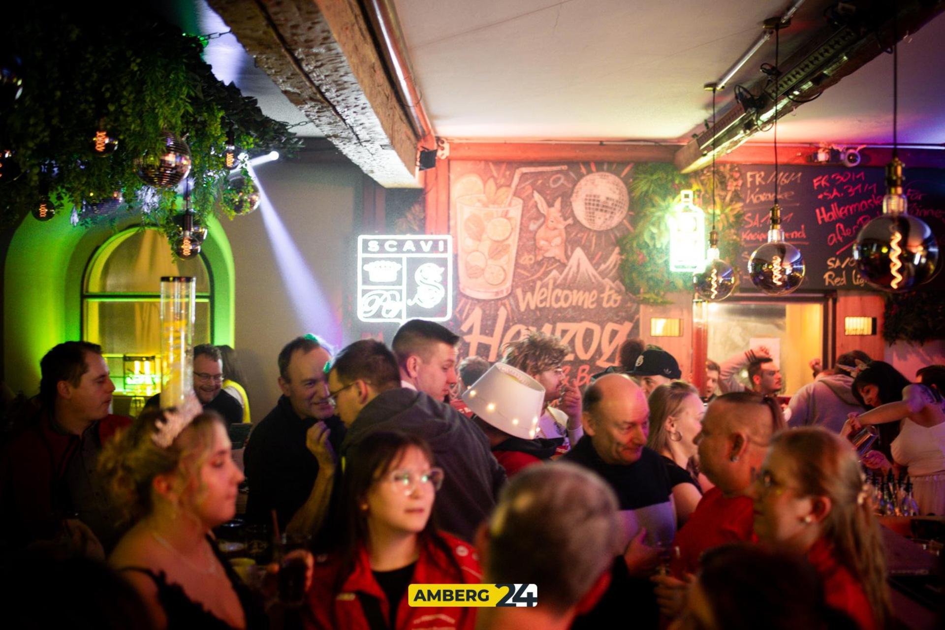 Im „Herzog” in Sulzbach-Rosenberg stieg am Samstag der Hausfasching.  (Bild: Julia Bär)
