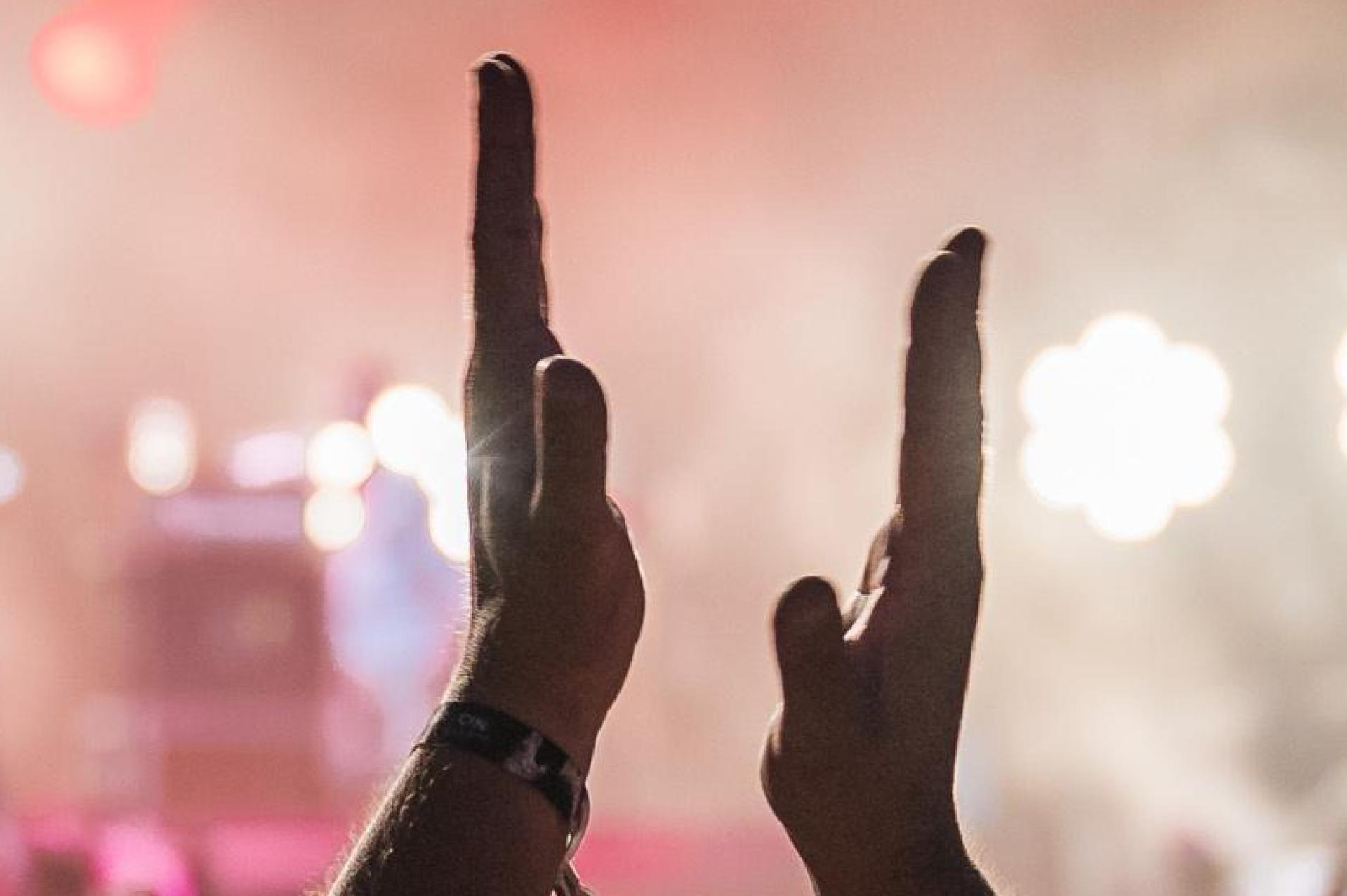 Der Bezirk Oberpfalz setzt ein Zeichen für die Popkultur: 2027 wird erstmals ein „Pop-Preis” verliehen. Musiker und Bands können 5.000 Euro gewinnen. (Symbolbild: Dziurek/stock.adobe.com)