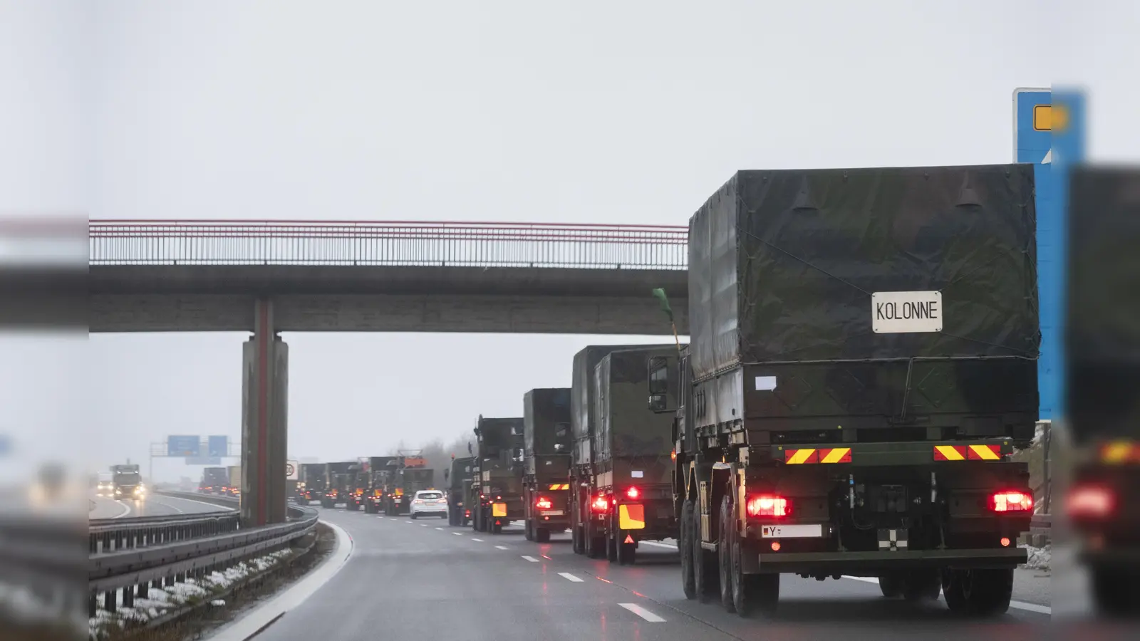 Am Mittwoch werden lange Militärkonvois für Verkehrsbehinderungen in Nordbayern sorgen. Welche Straßen genau betroffen sind, wurde allerdings nicht mitgeteilt. (Symbolbild: Jane Schmidt/Bundeswehr)