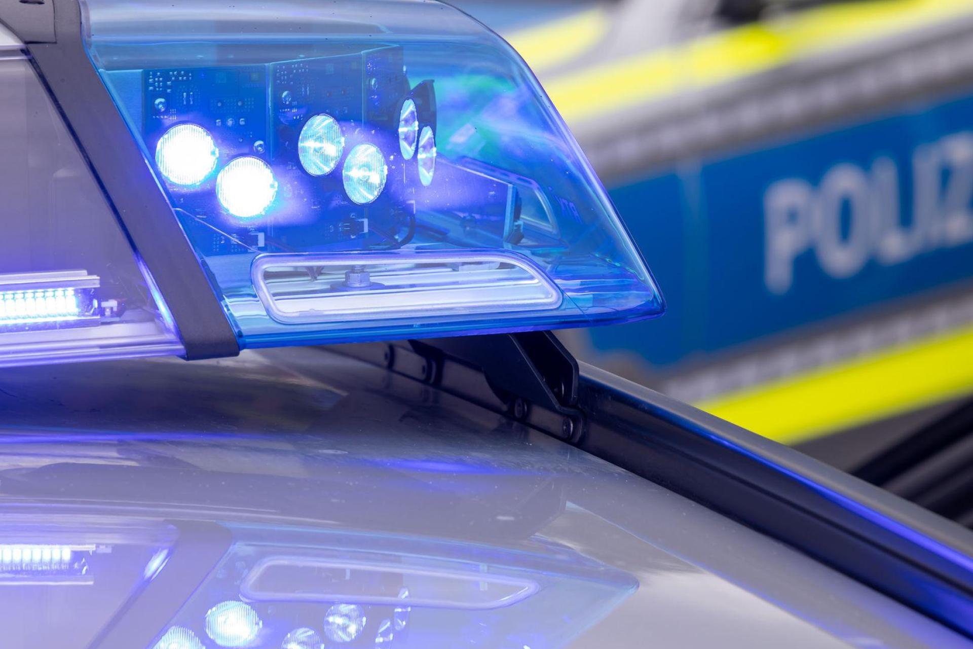 Der 17-Jährige gestand den Beamten seine Taten noch vor Ort. (Symbolbild) (Bild: Daniel Karmann/dpa)