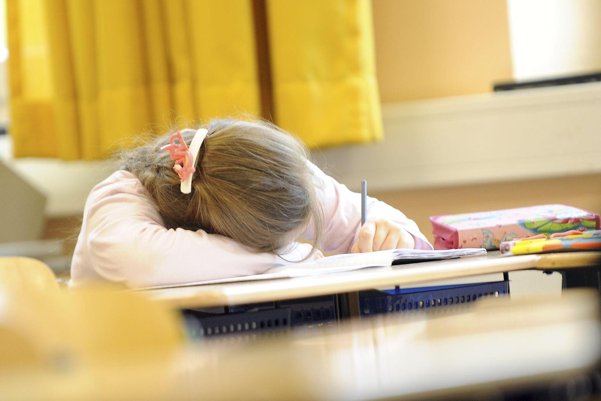 Viele Schüler fühlen sich erschöpft. (Symbolbild: Marcus Brandt/dpa)