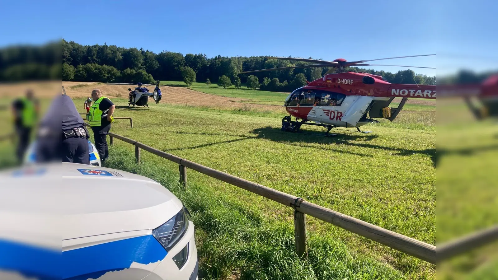 Ein Kletterer stürzte bei Hirschbach mehrere Meter in die Tiefe und blieb schwer verletzt liegen. Die Bergwacht forderte Rettungshubschrauber an. (Bild: Bergwacht Nürnberg)