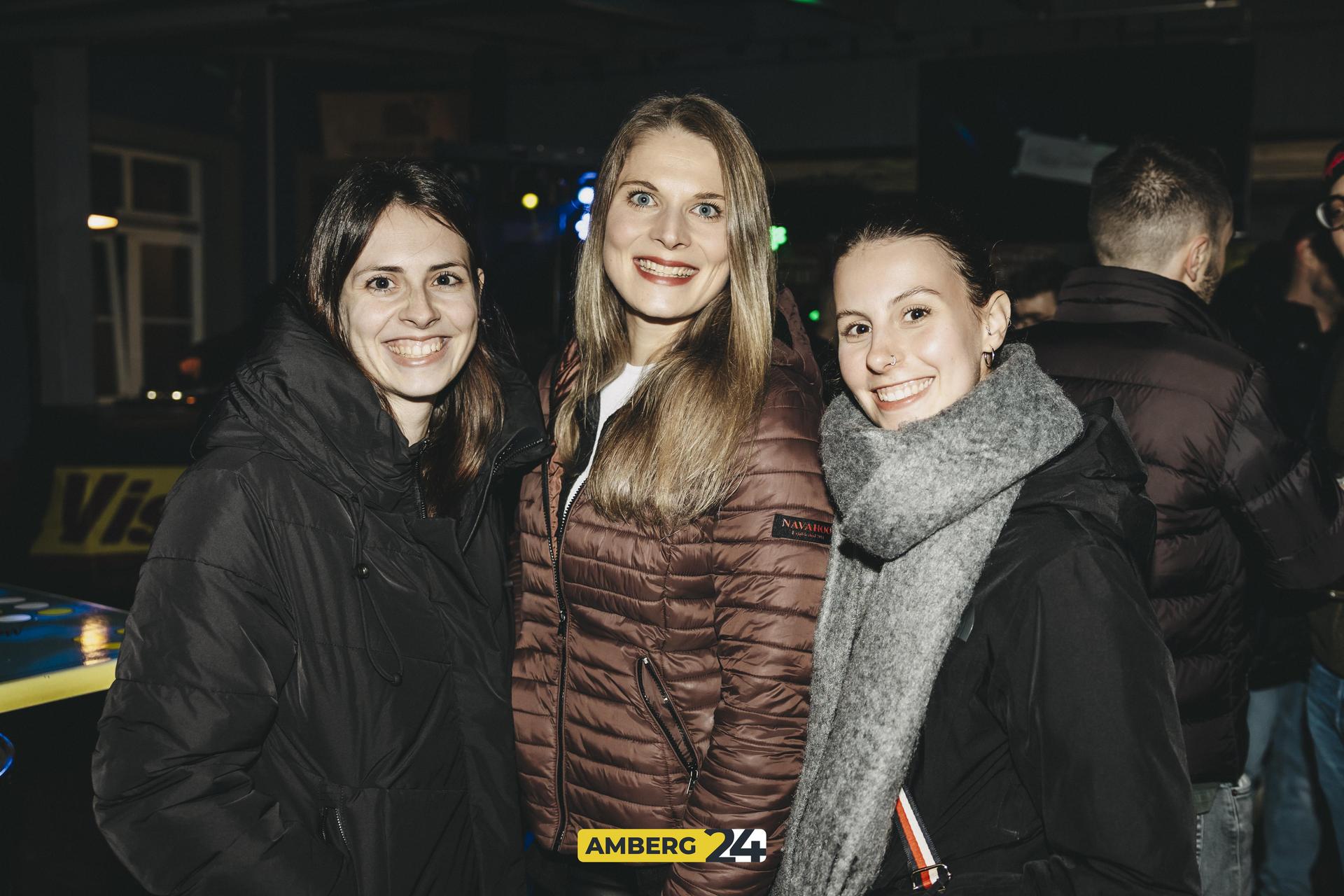 Am Samstag konnten ihr im Blauen Haus bei „Dance on Snow“ richtig Gas geben.  (Bild: Lolografie)