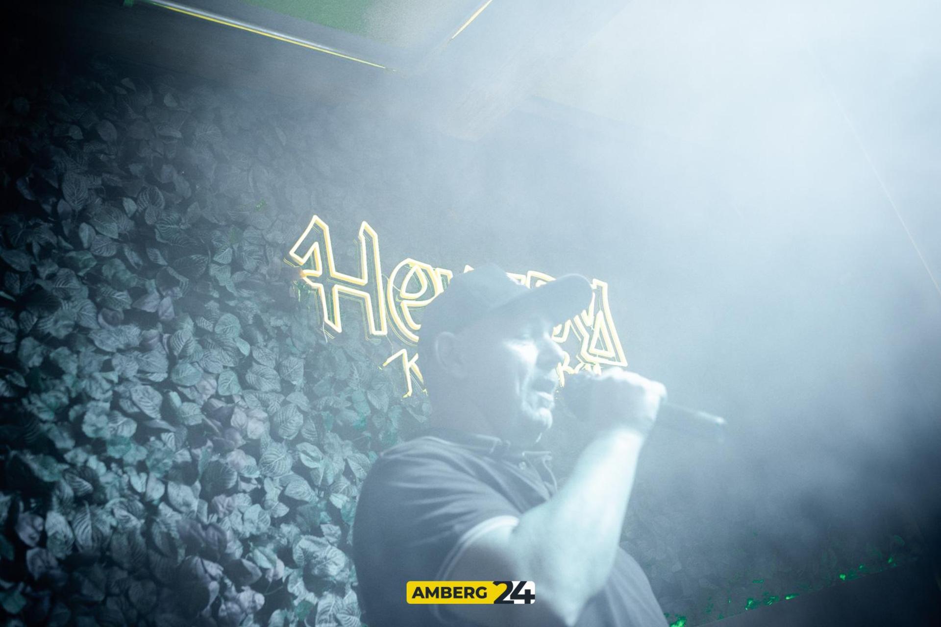 Die Bilder vom Karaoke im Herzog. (Bild: Julia Bär)