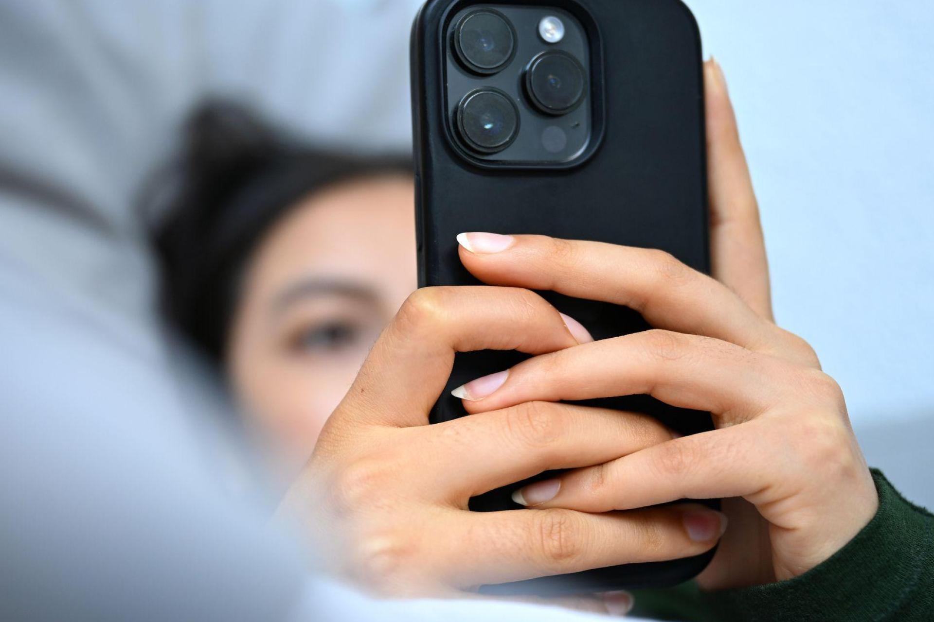 In Frankreich greift künftig ein Social-Media-Verbot für unter 15-Jährige. (Symbolbild: Elisa Schu/dpa/dpa-tmn)