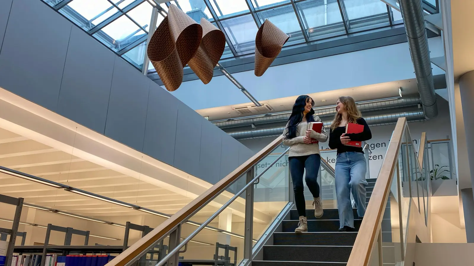 An der OTH Amberg-Weiden hat die Bewerbungsfrist für das Wintersemester 2025/2026 begonnen.  (Bild: Sonja Wiesel/OTH Amberg-Weiden)