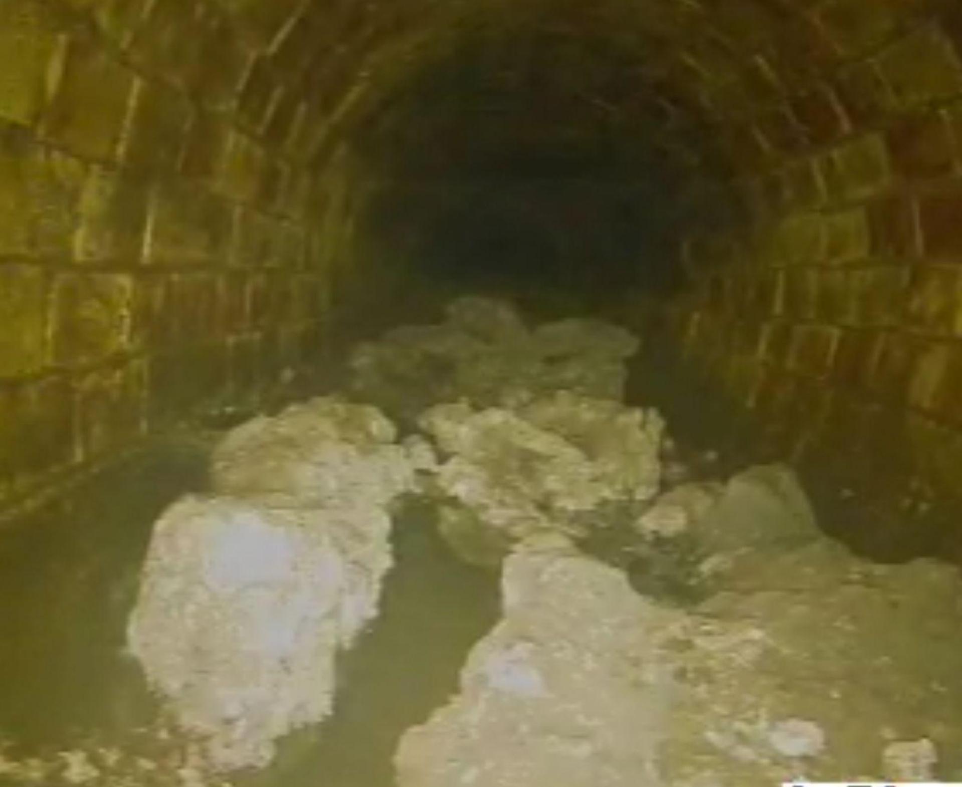 Ekliger Fund: Im Londoner Kanalsystem wurde ein riesiger Fettklumpen entdeckt. (Bild: Thames Water/Press Association/dpa)