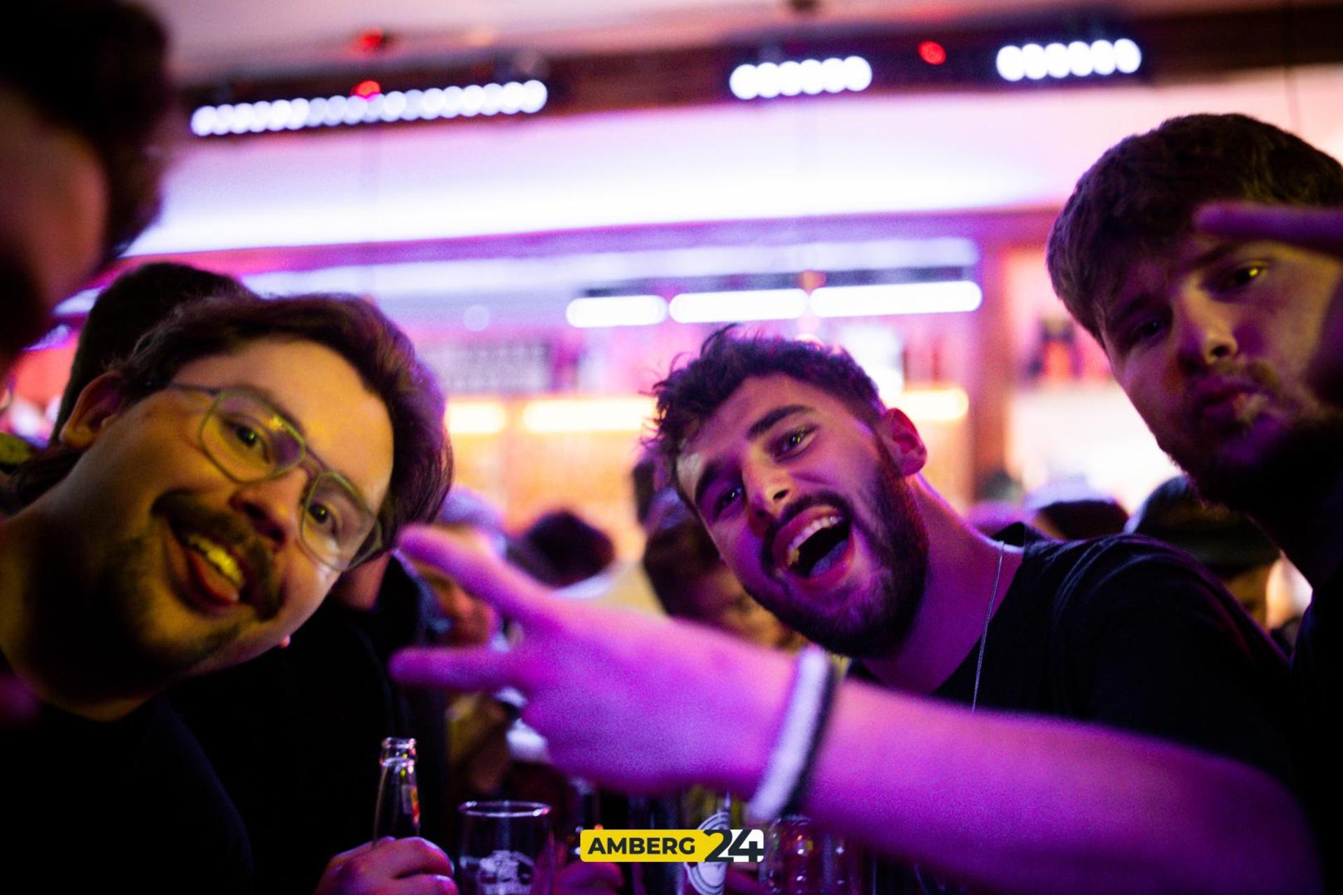 Im „Herzog” in Sulzbach-Rosenberg stieg am Samstag die Hallenmasters Afterparty. (Bild: Julia Bär)