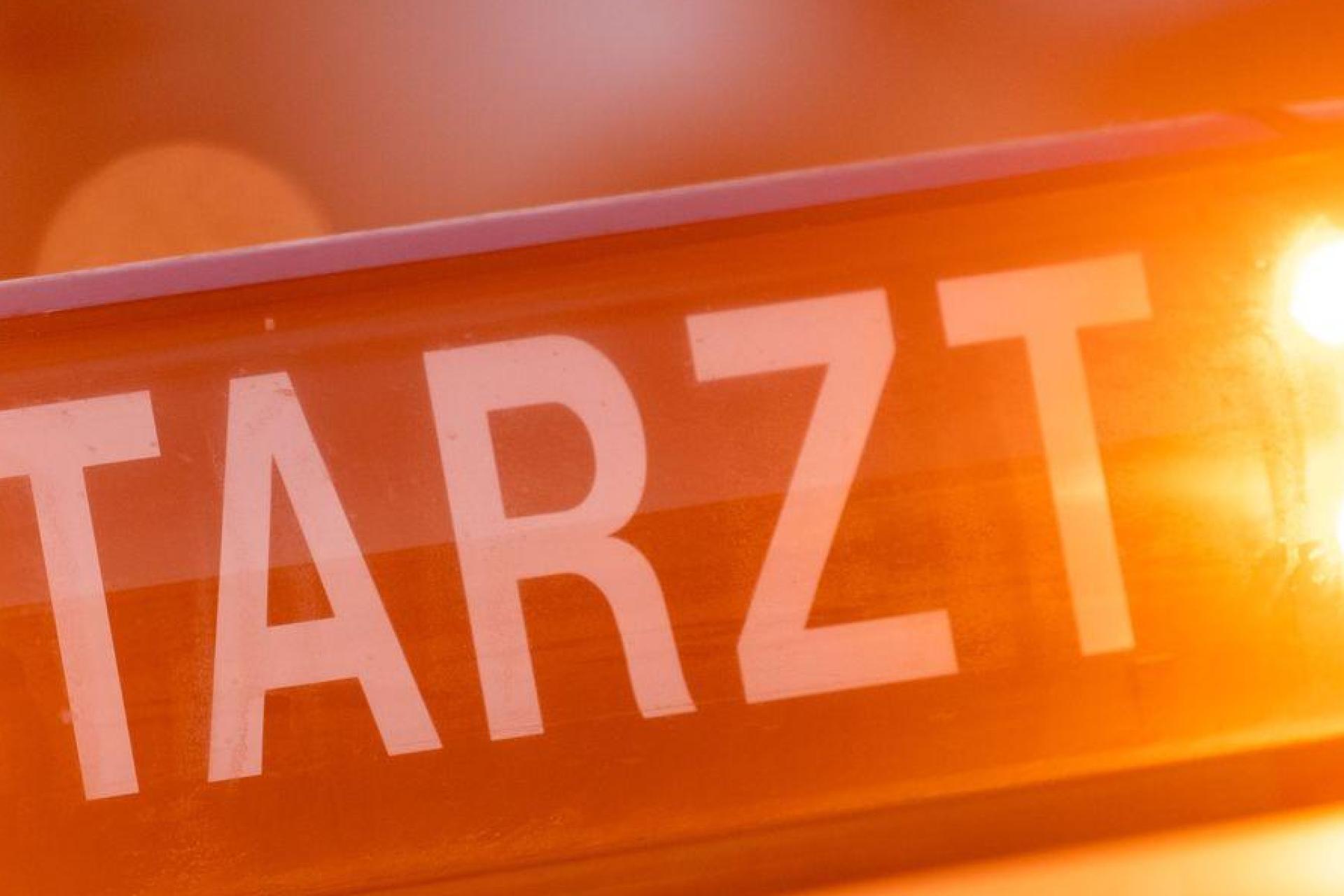 Etliche Einsatzkräfte waren vor Ort.  (Symbolbild: Lino Mirgeler/dpa)