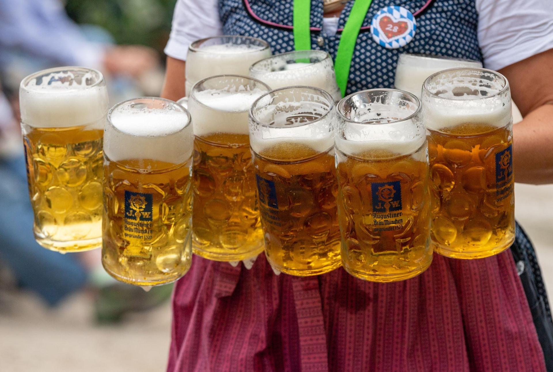 Am 3. November findet die Plattenparty der KLJB Ursulapoppenricht statt.  (Bild: Peter Kneffel/dpa/Symbolbild)