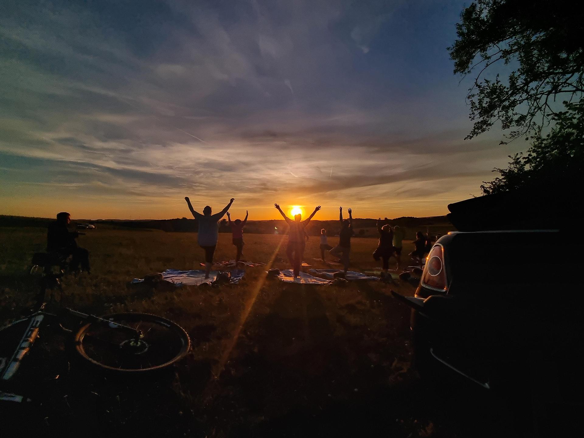 Yoga während der Sonnenfinsternis am 12.08.2026 in Kemnath gab's „am Läufer”. (Bild: kaz)