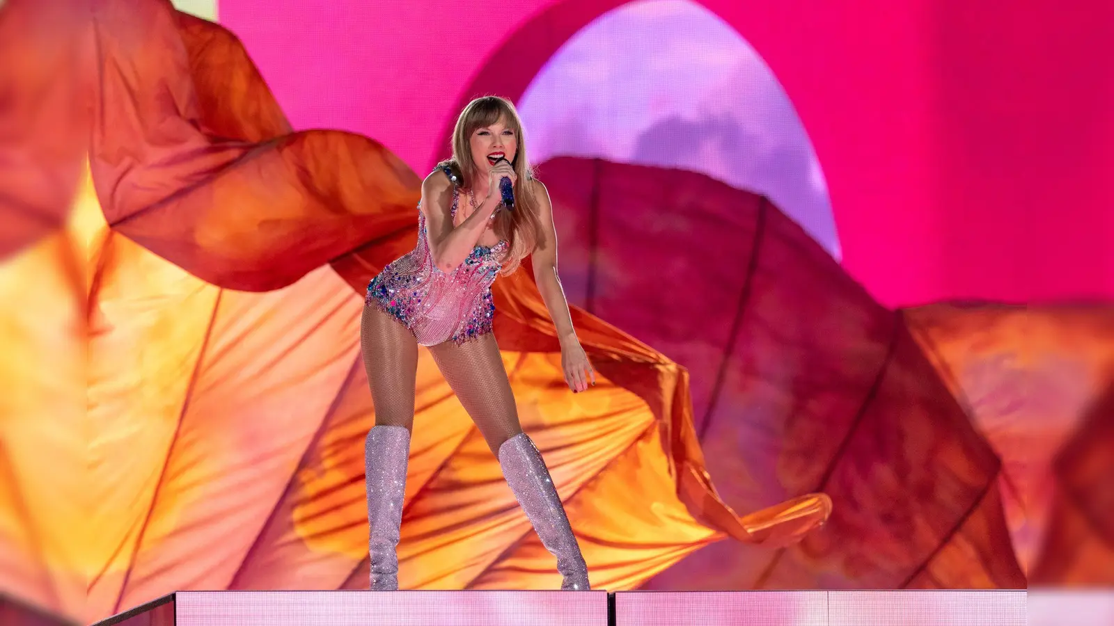 Sie steht schon wieder an der Spitze der Album-Charts: US-Sängerin Taylor Swift. (Archivbild: Daniel Deslover/Zuma Press/dpa)