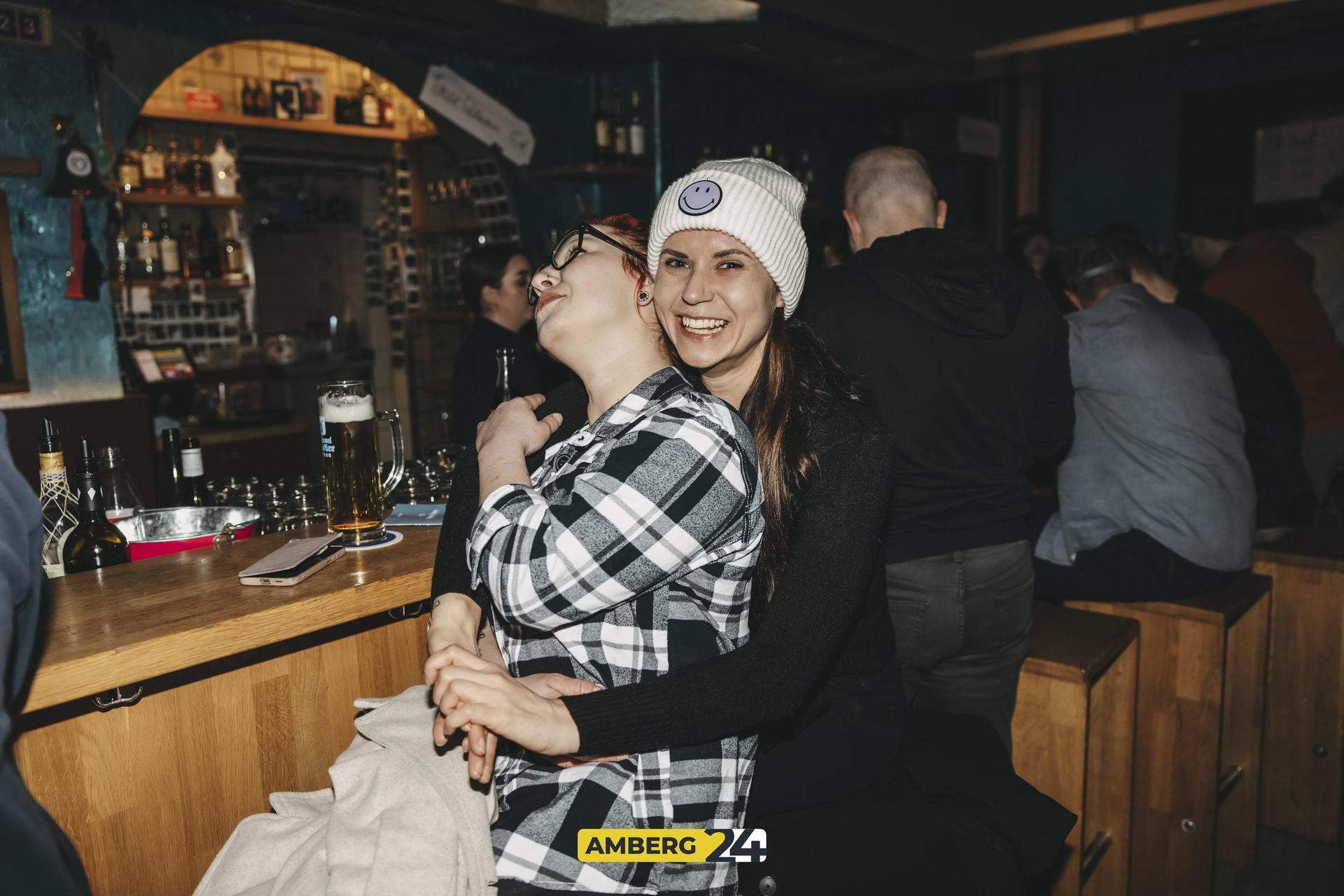 Am Samstag konnten ihr im Blauen Haus bei „Dance on Snow“ richtig Gas geben.  (Bild: Lolografie)