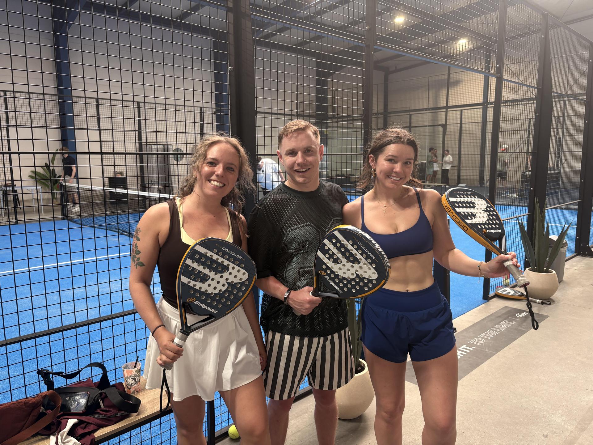 Daydrinking im Pine Padel Club. (Bild: Lukas Büchold)