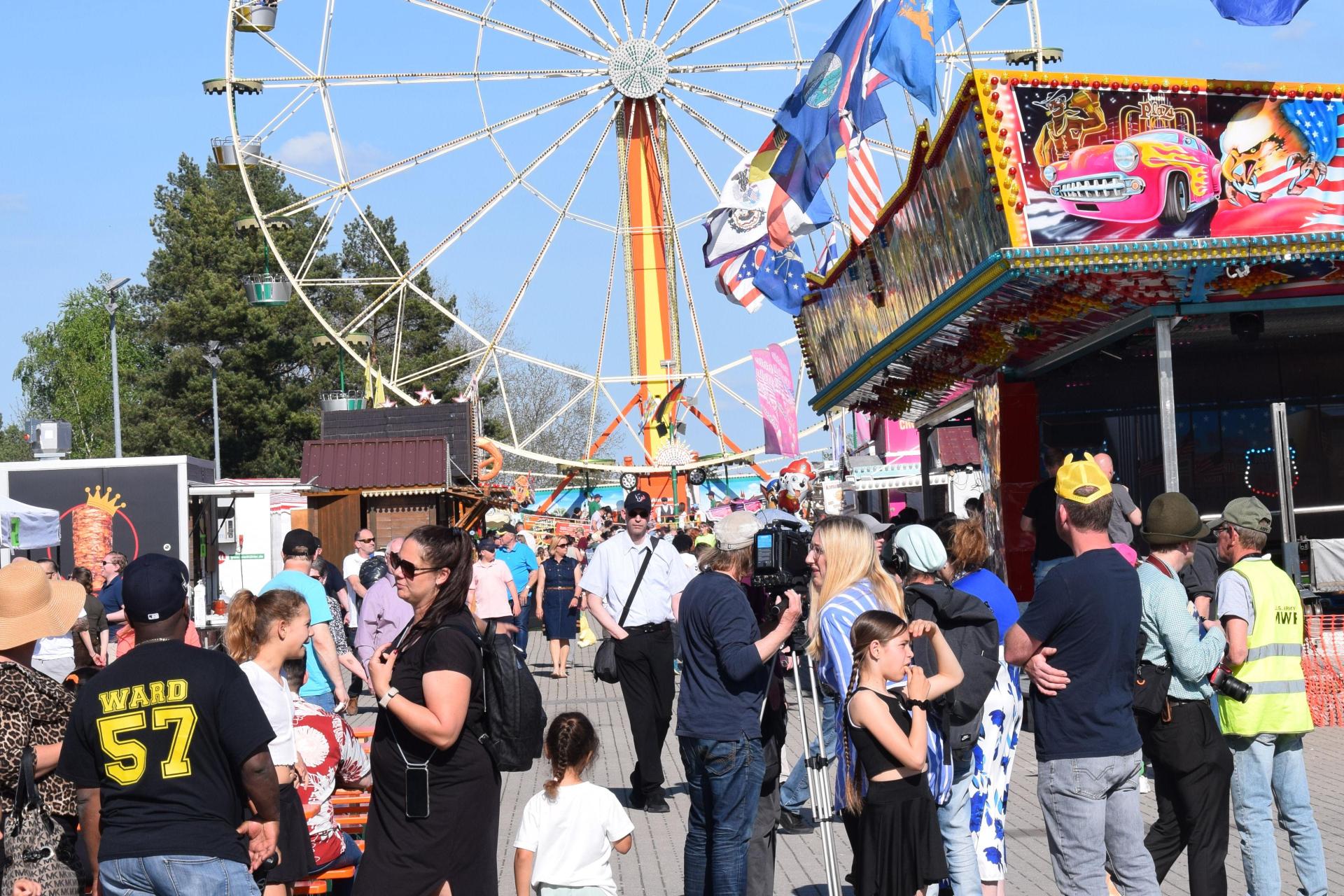 Das Deutsch-amerikanische Freundschaftsfest findet heuer von Freitag, 3. Juli bis zum Sonntag 5. Juli 2026 statt. Der 250. Unabhängigkeitstag der Vereinigten Staaten und 75 Jahre Westerweiterung des Truppenübungsplatzes ist der Grund der Verlegung vom Mai auf Anfang Juli gewesen.  (Bild: Paul Böhm)