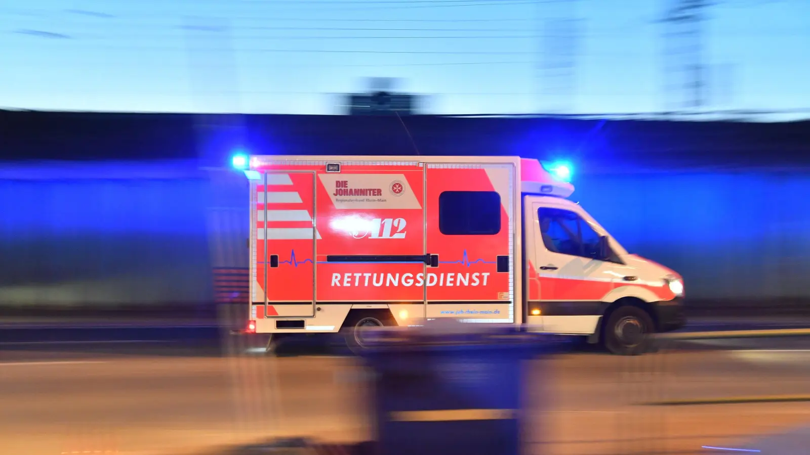 Ein achtjähriges Mädchen ist beim Ortsausgang von Großviehberg in Hersbruck mit ihrem Fahrrad gestürzt. (Symbolbild: Boris Roessler/dpa)