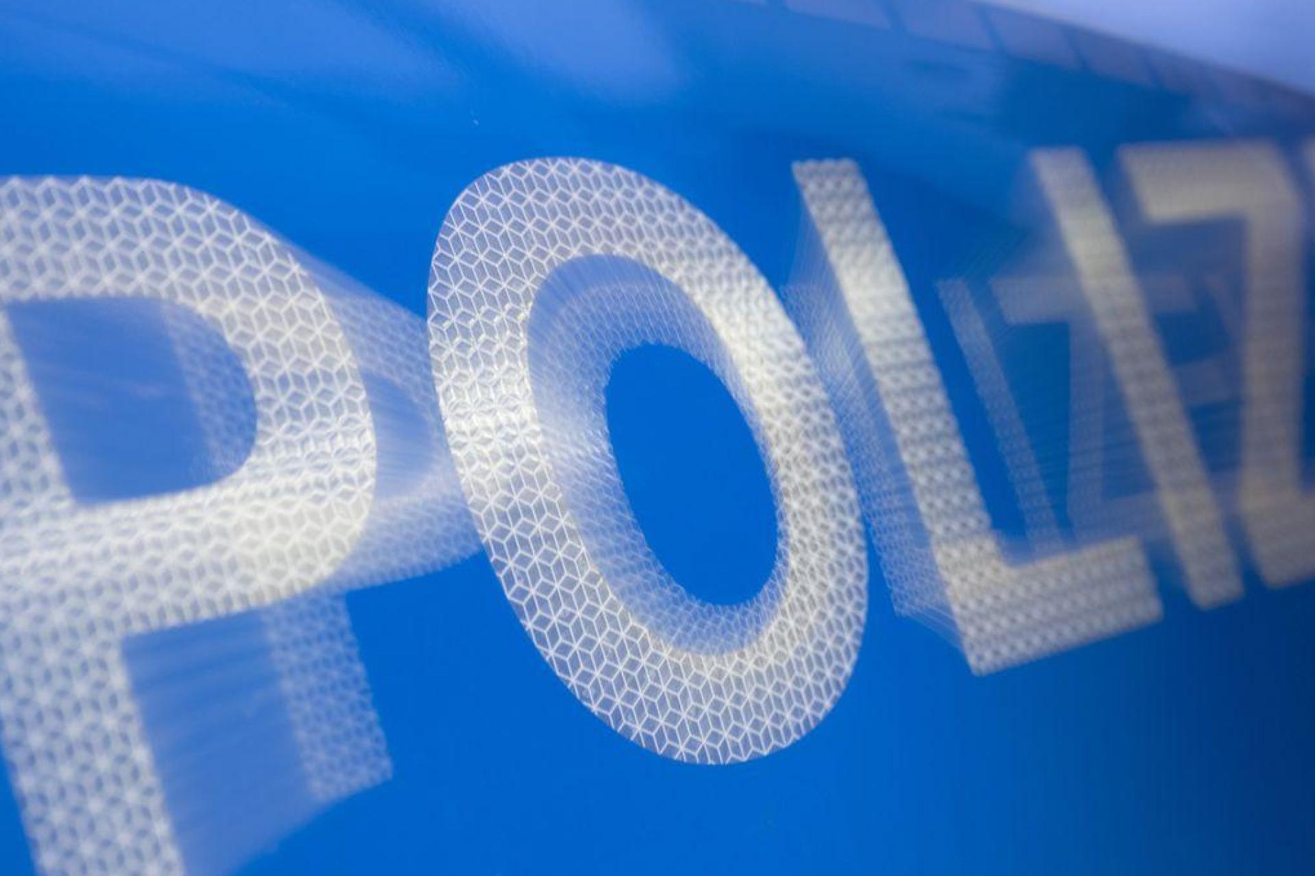 Das Paar folgte den Anweisungen einer E-Mail eines vermeintlichen Internetdienstleisters und fiel so auf den Betrug herein.  (Symbolbild: Marijan Murat/dpa)