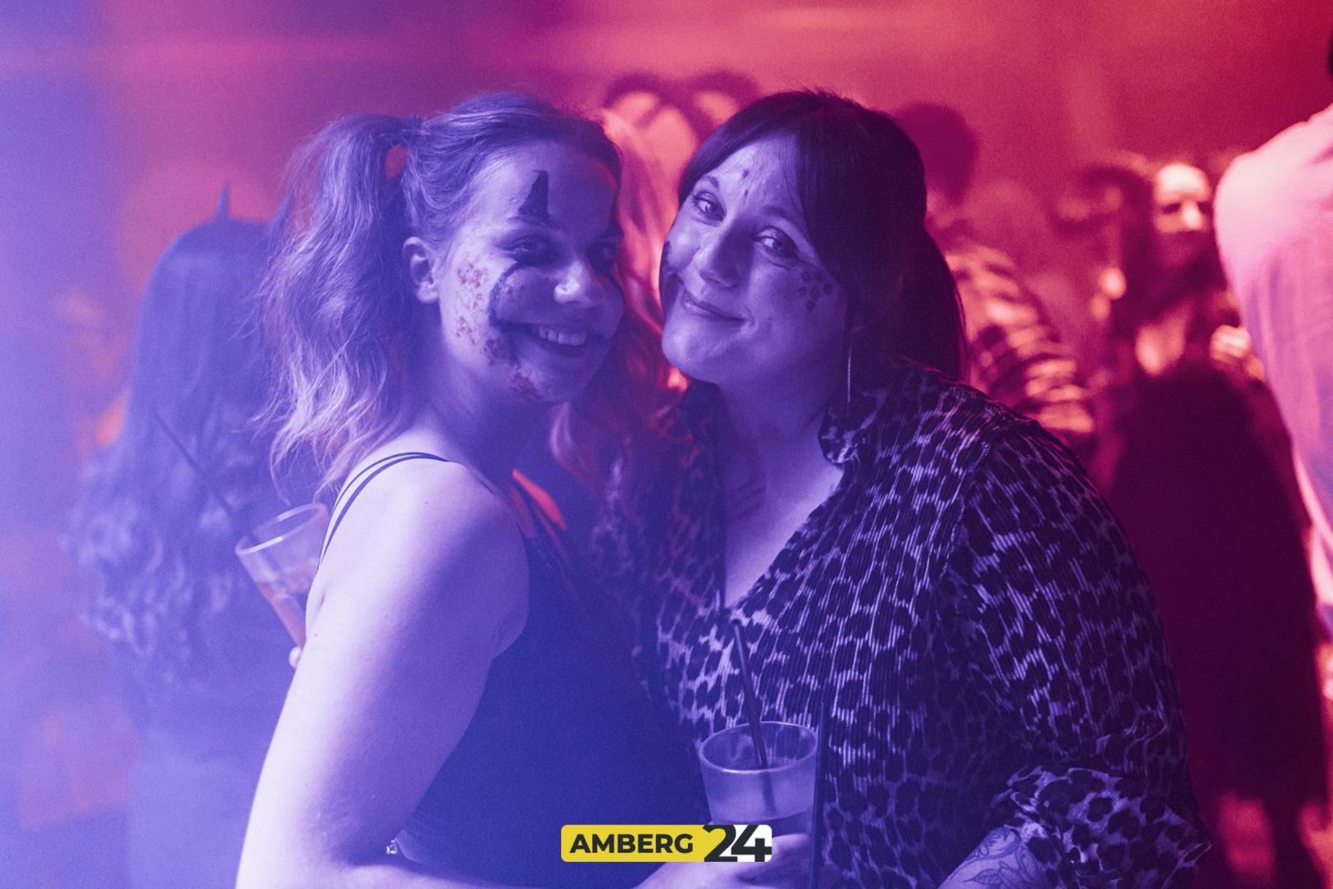 Saures auf die Ohren und eine spooky Atmo haben die Veranstalter der fetten Halloween-Party im Happy Rock versprochen. (Bild: Julia Bär)