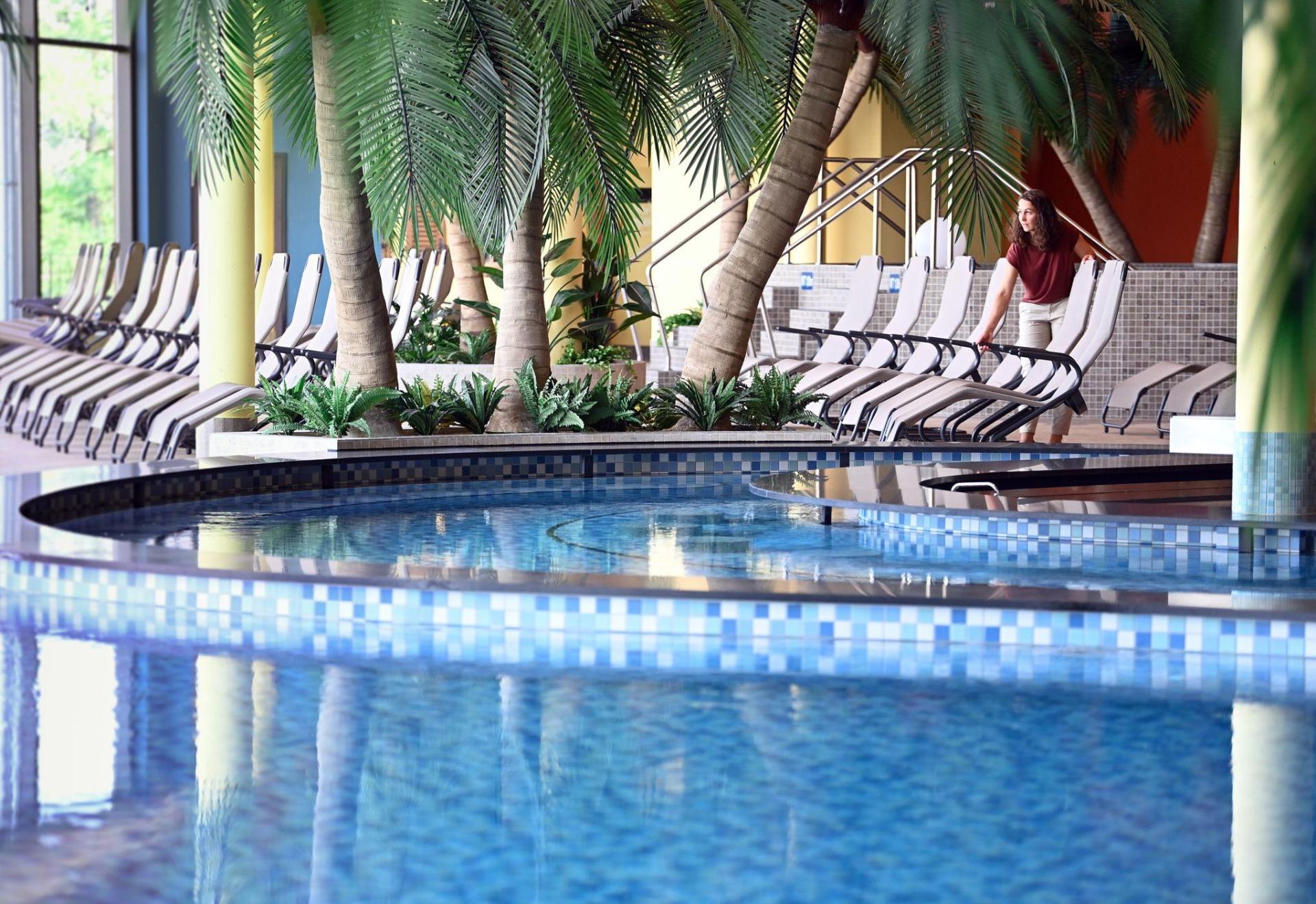 Wir zeigen euch Thermen in der Amberger Umgebung, in denen ihr richtig entspannen könnt. (Symbolbild: Soeren Stache/dpa-Zentralbild/dpa)