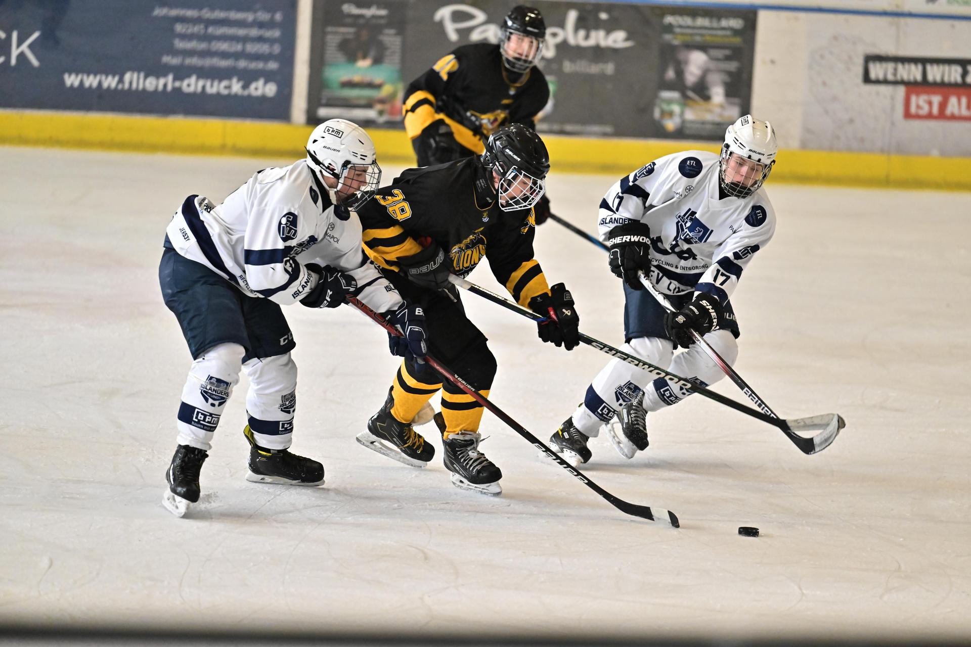 Eishockey Landesliga-Meisterschaft der U17 mit ERSC Amberg.  (Bild: Hubert Ziegler)