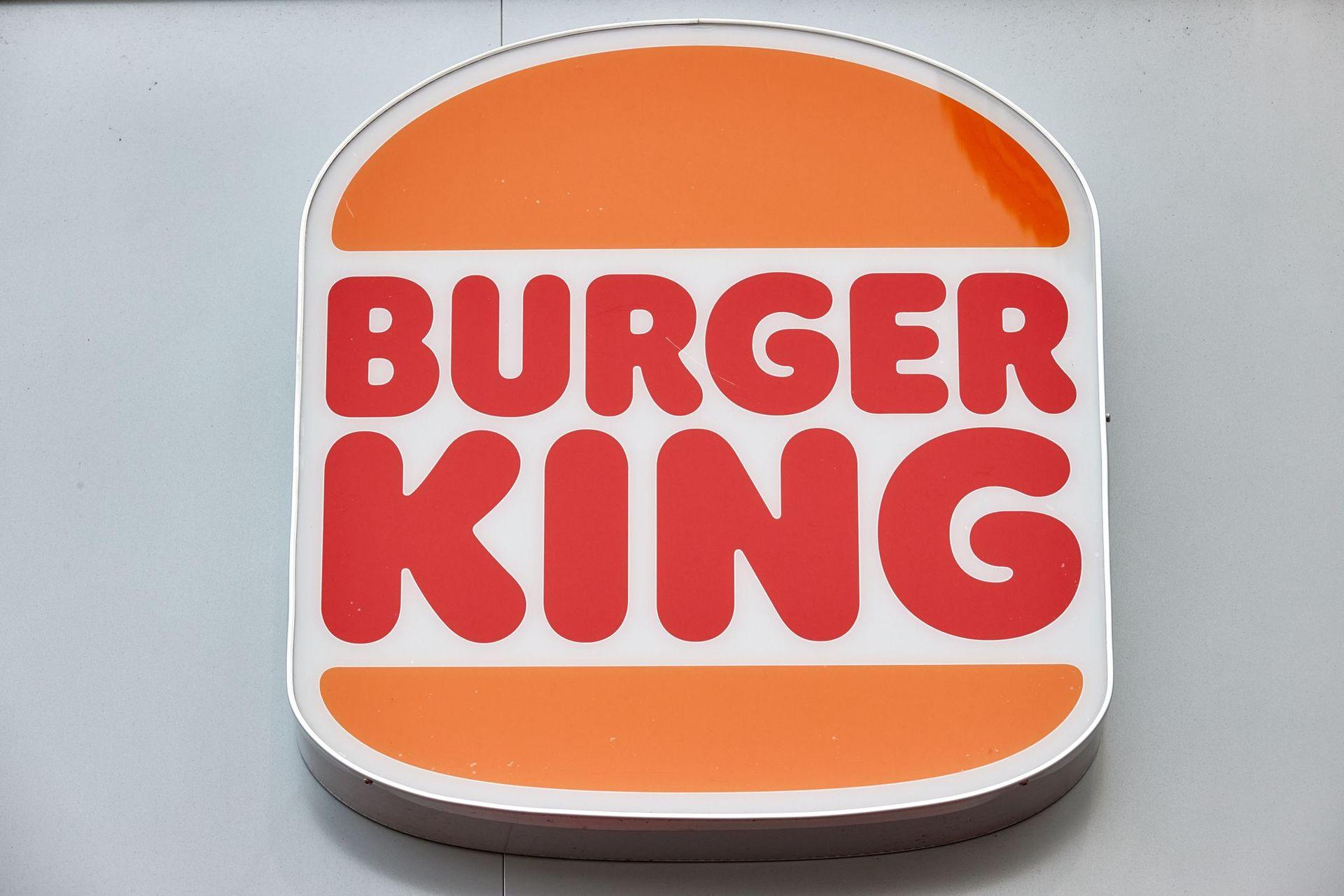 Das Logo von Burger King – ist es bald auch in Schwandorf zu sehen? (Archivbild: Georg Wendt/dpa)