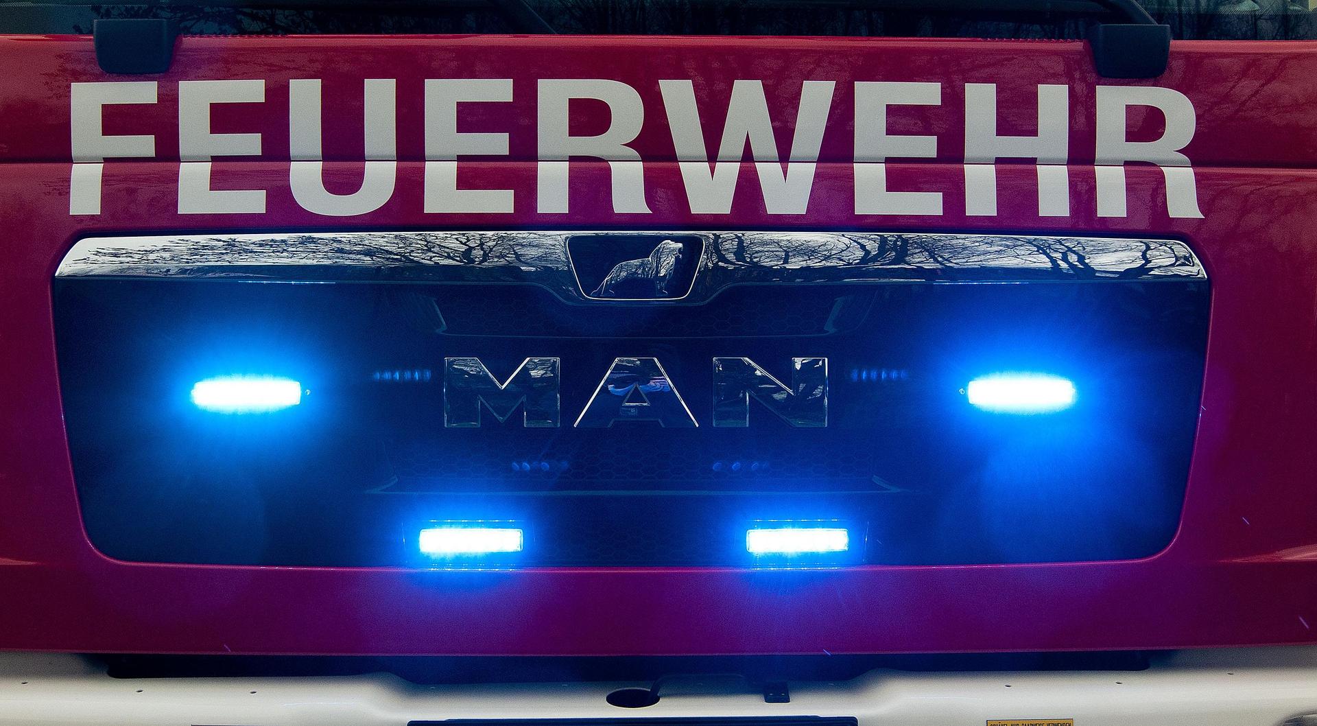 Die Feuerwehr war bei zwei Unfällen auf der A93 zwischen Nabburg und Pfreimd im Einsatz. (Symbolbild: Alexander Unger)