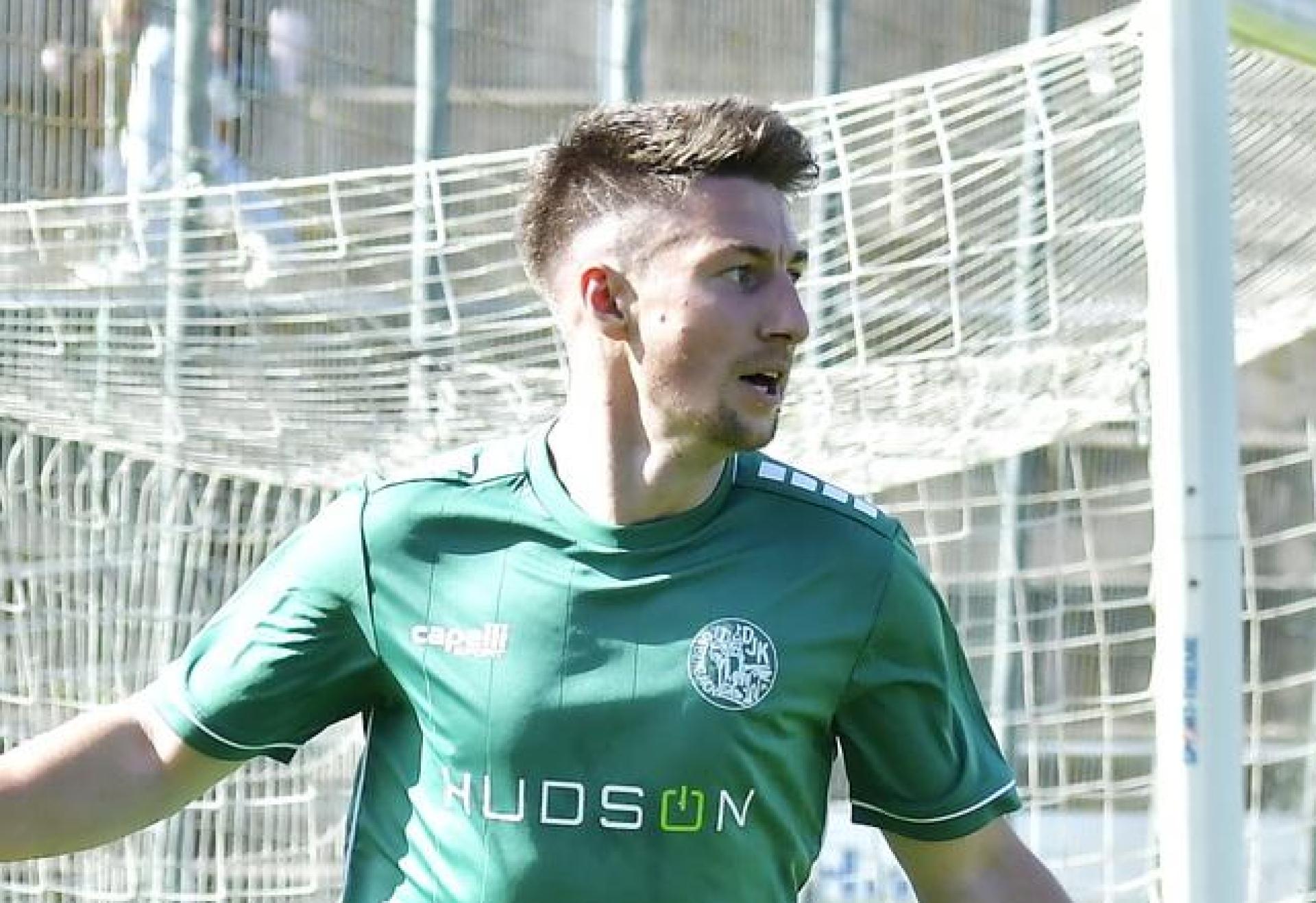 André Klahn erzielte die ersten beiden Tore für die DJK Gebenbach. (Bild: Hubert Ziegler)
